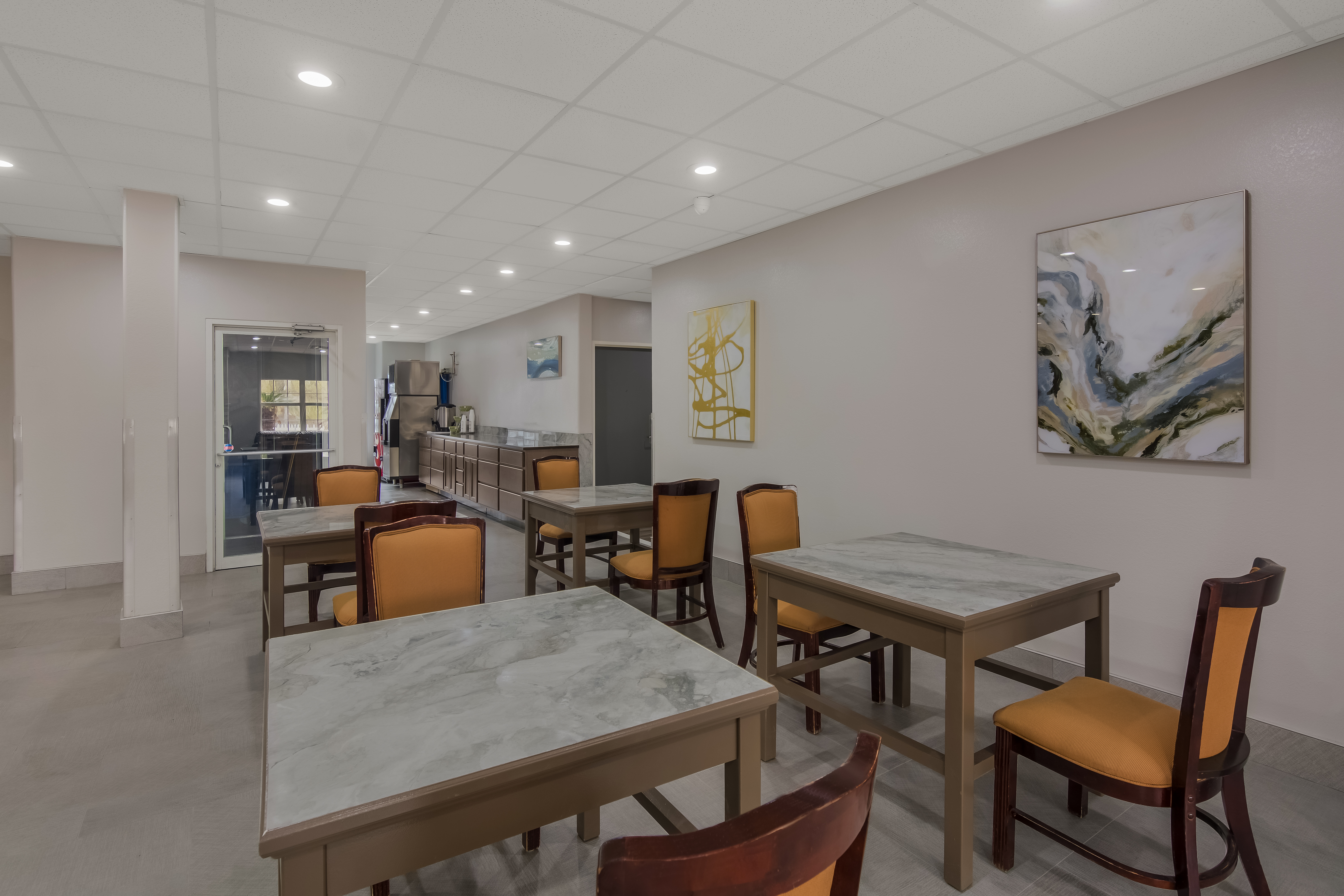AmericasBestValueInnSuites Lake Charles I210 Exit5