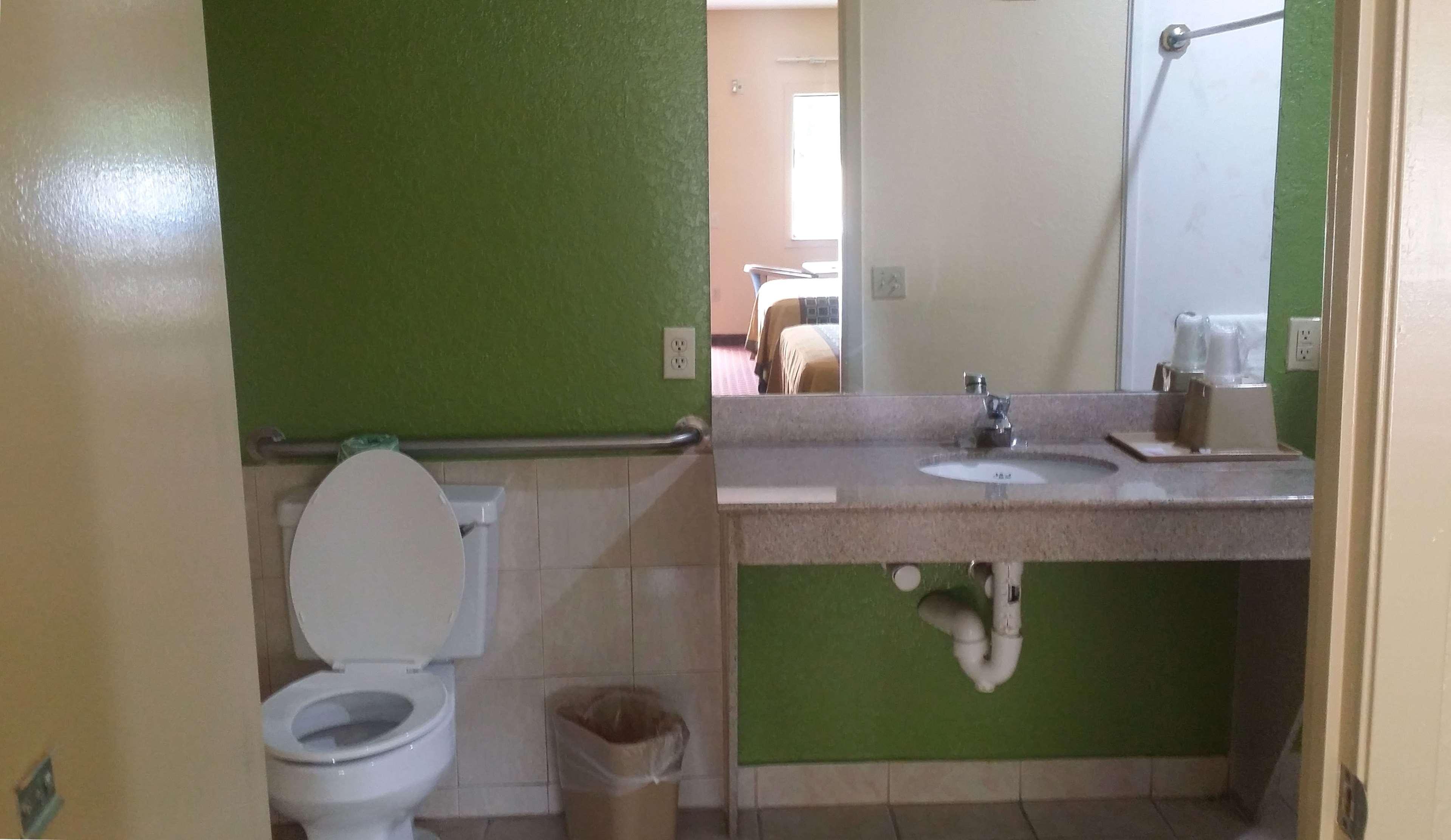 Americas Best Value Inn Suites Northeast Houston