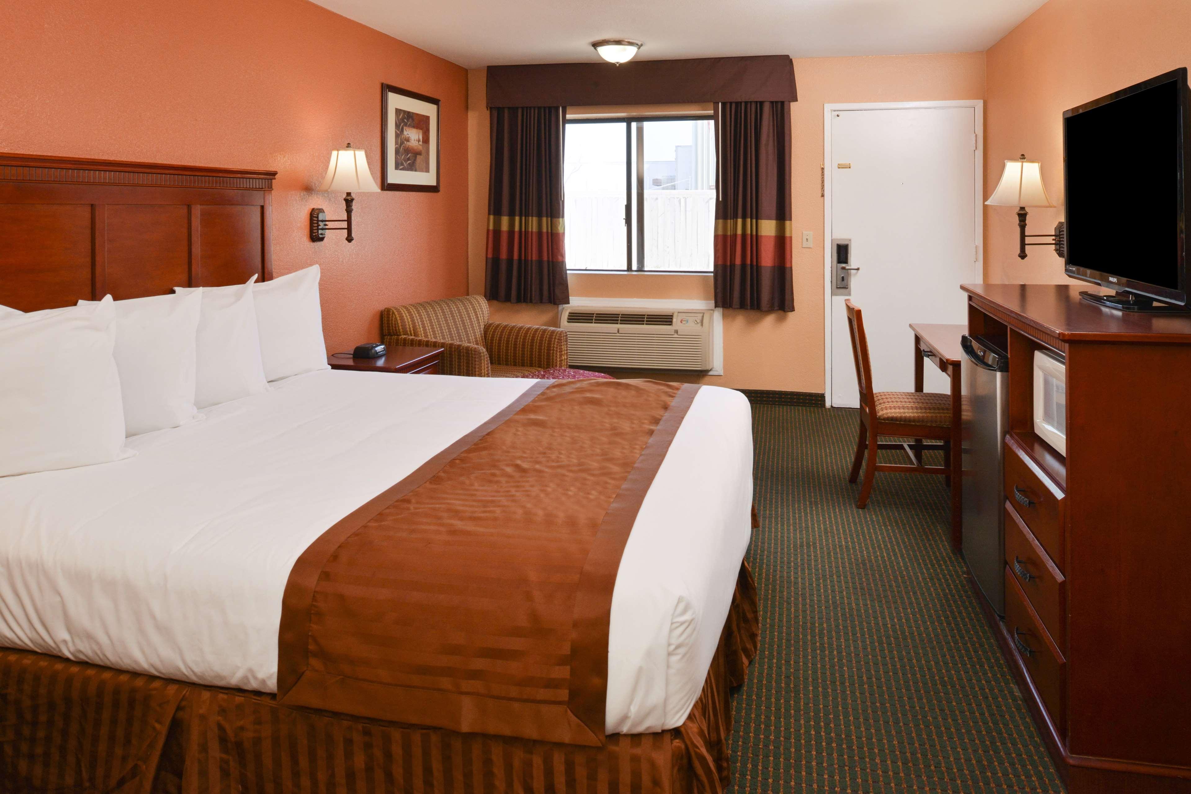 Americas Best Value Inn & Suites-East
