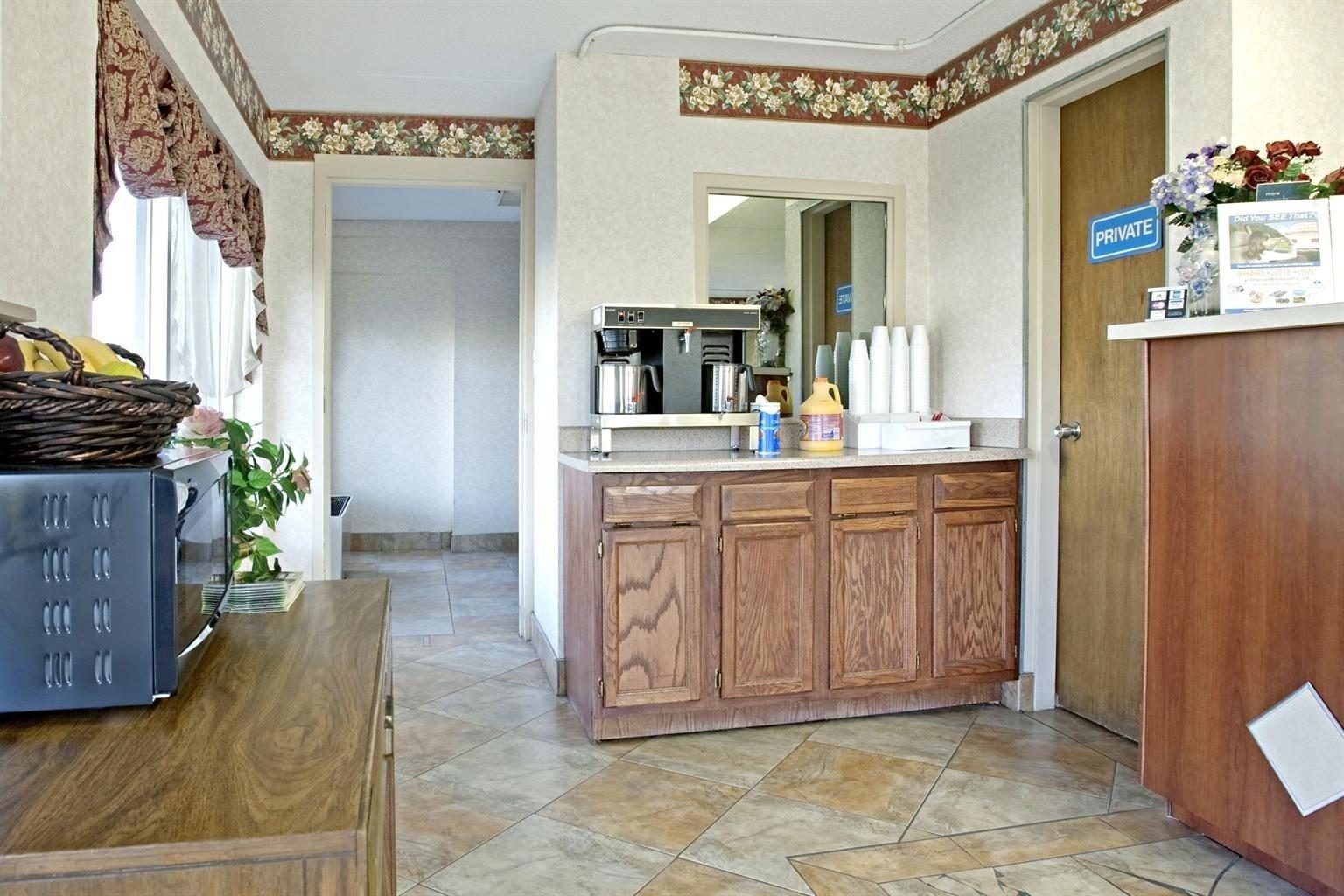 Americas Best Value Inn Suites Knoxville North