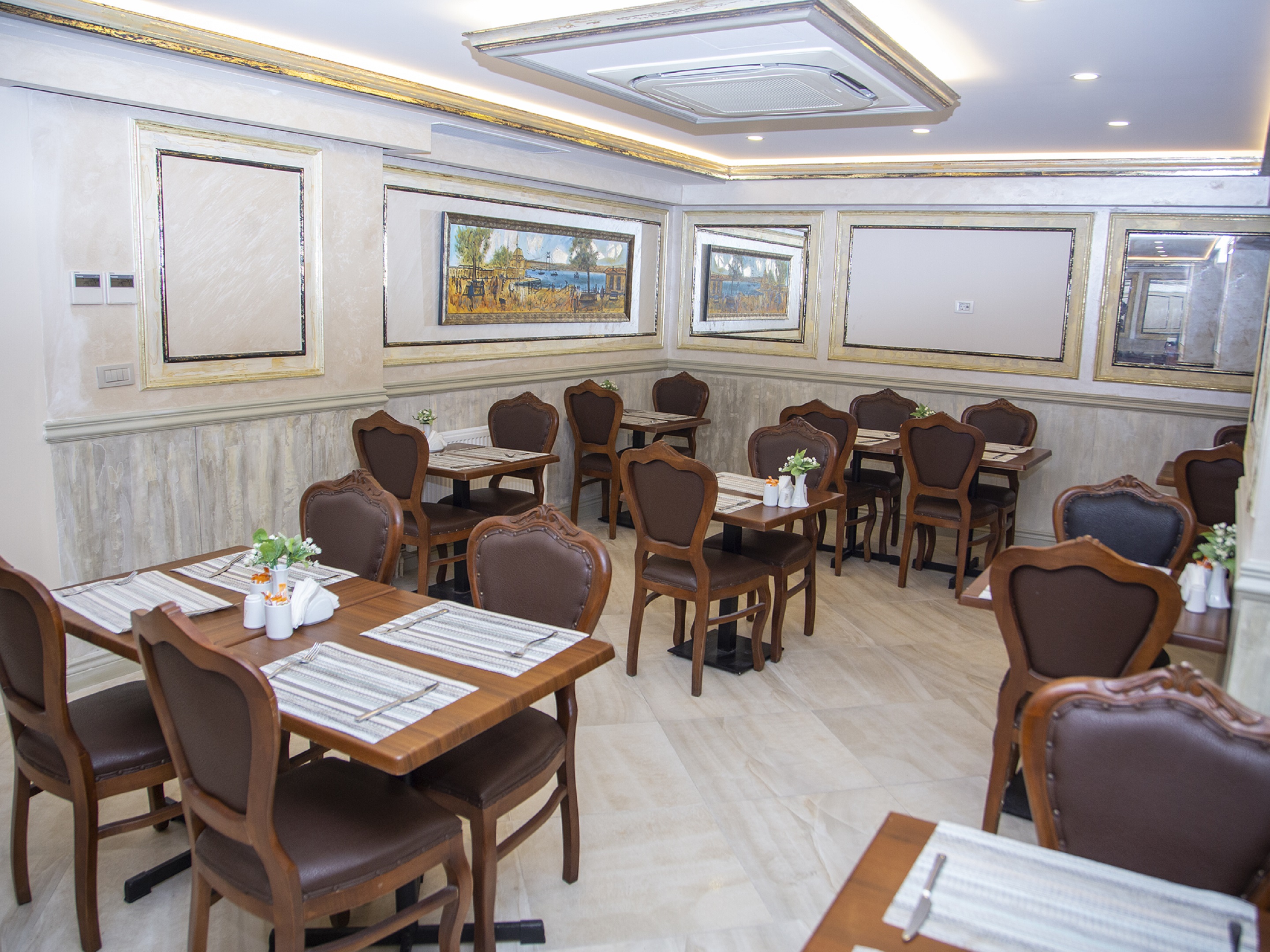 HHK Downtown Hotel