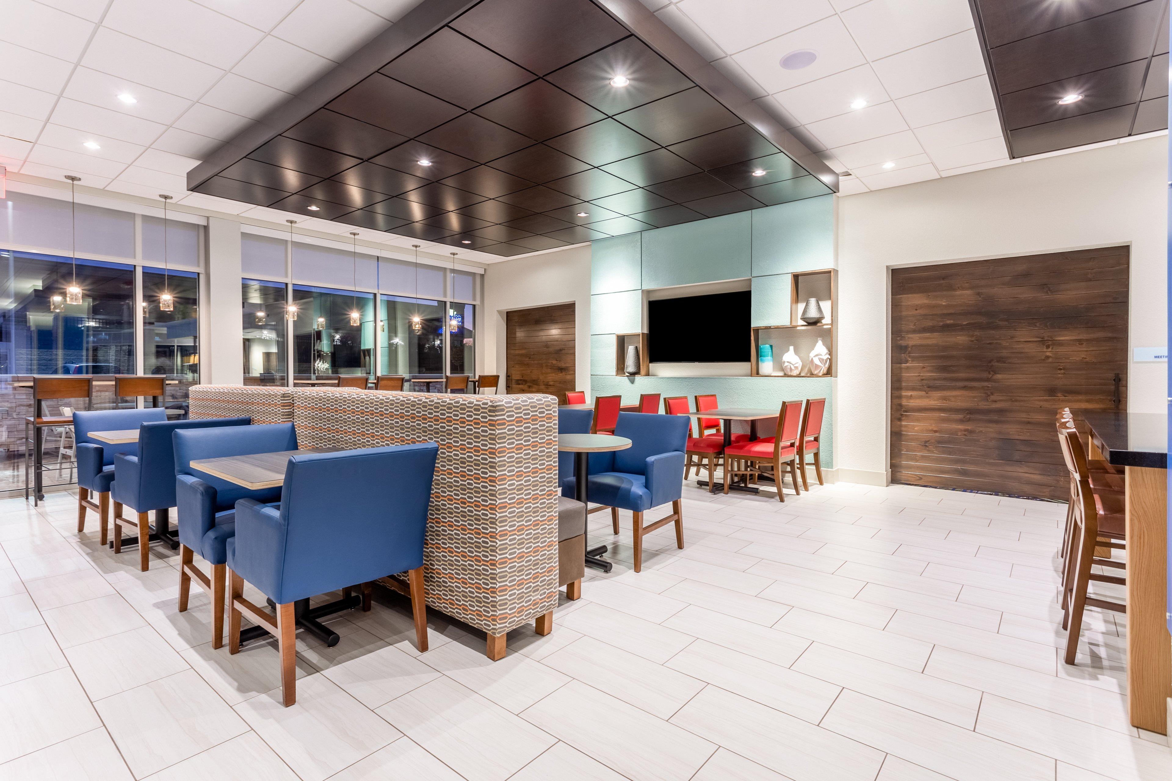 Holiday Inn Express & Suites Florence - Cincinnati