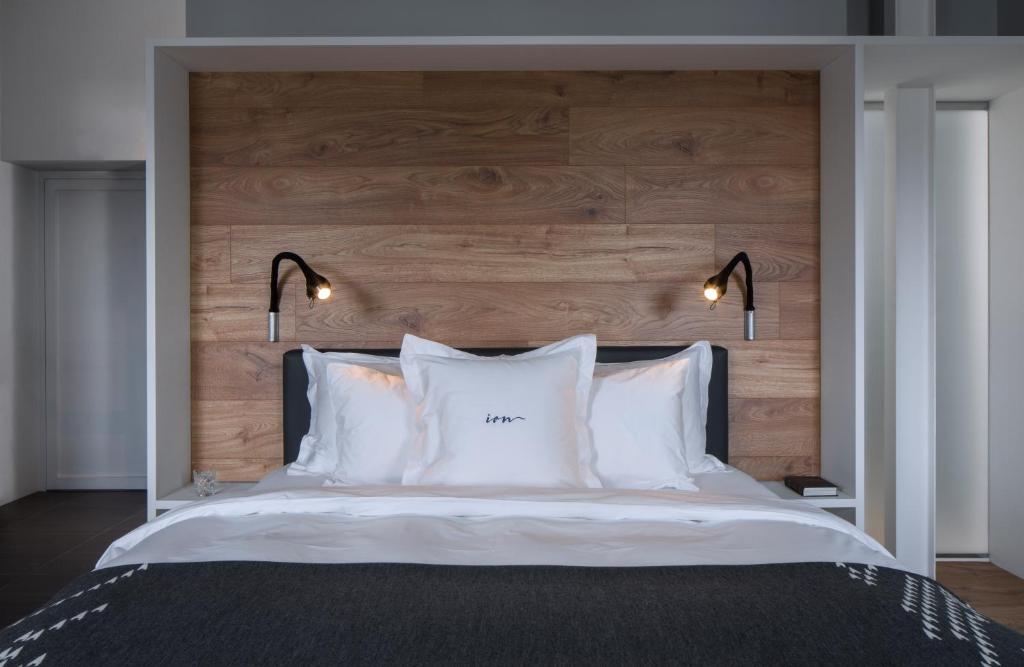 Ion City Hotel by null