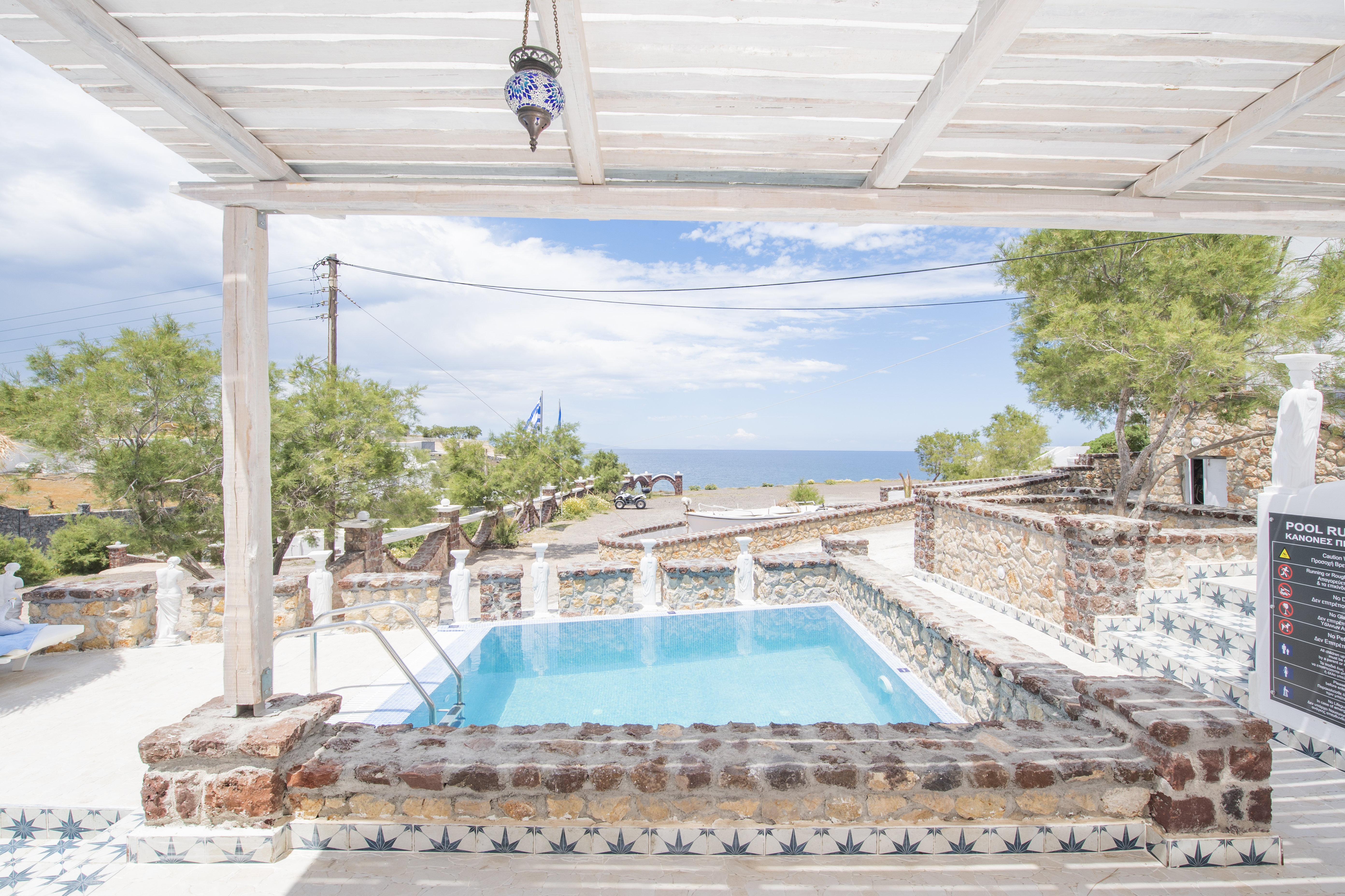 Starlight Luxury Seaside Villa & Suites