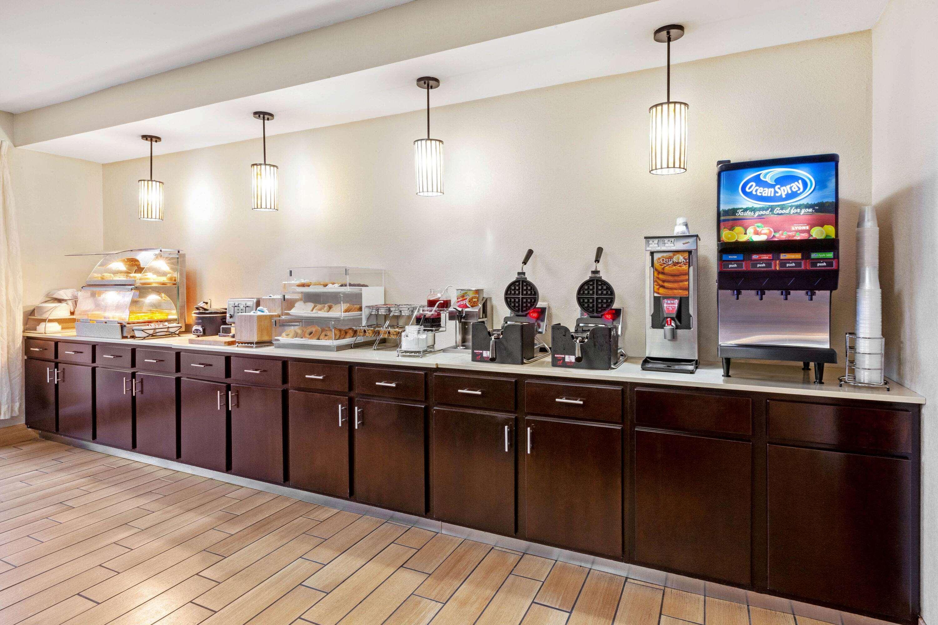 La Quinta Inn Suites By Wyndham South Bend