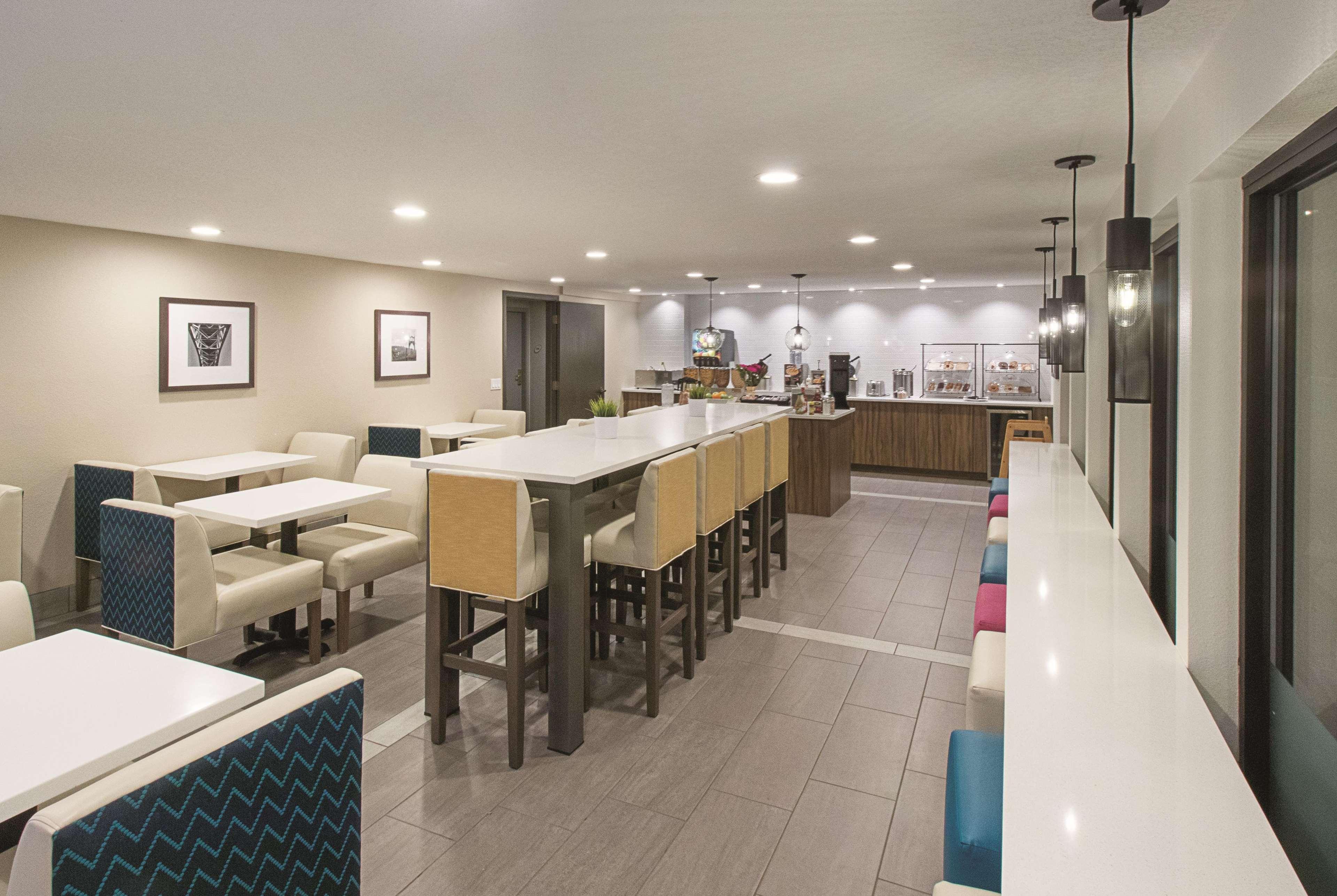 La Quinta Inn Suites By Wyndham Portland Nw