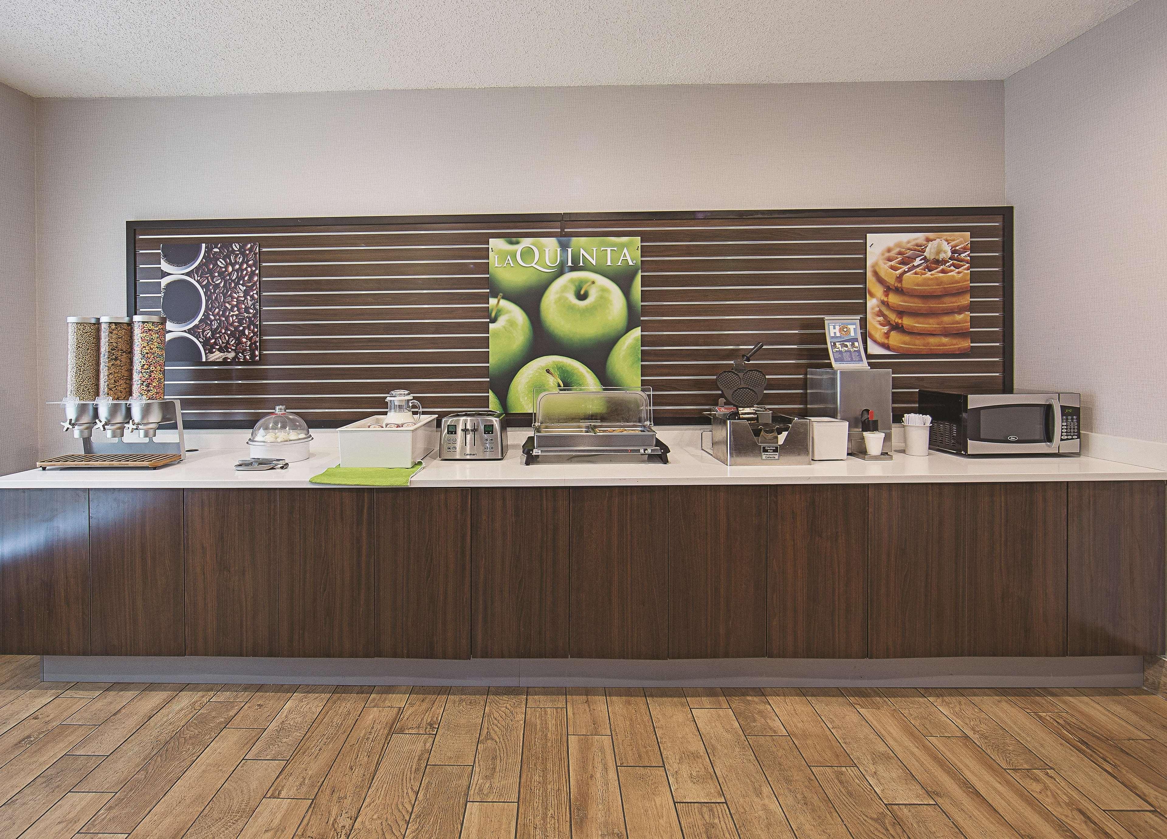 La Quinta Inn Suites Central Point Medford