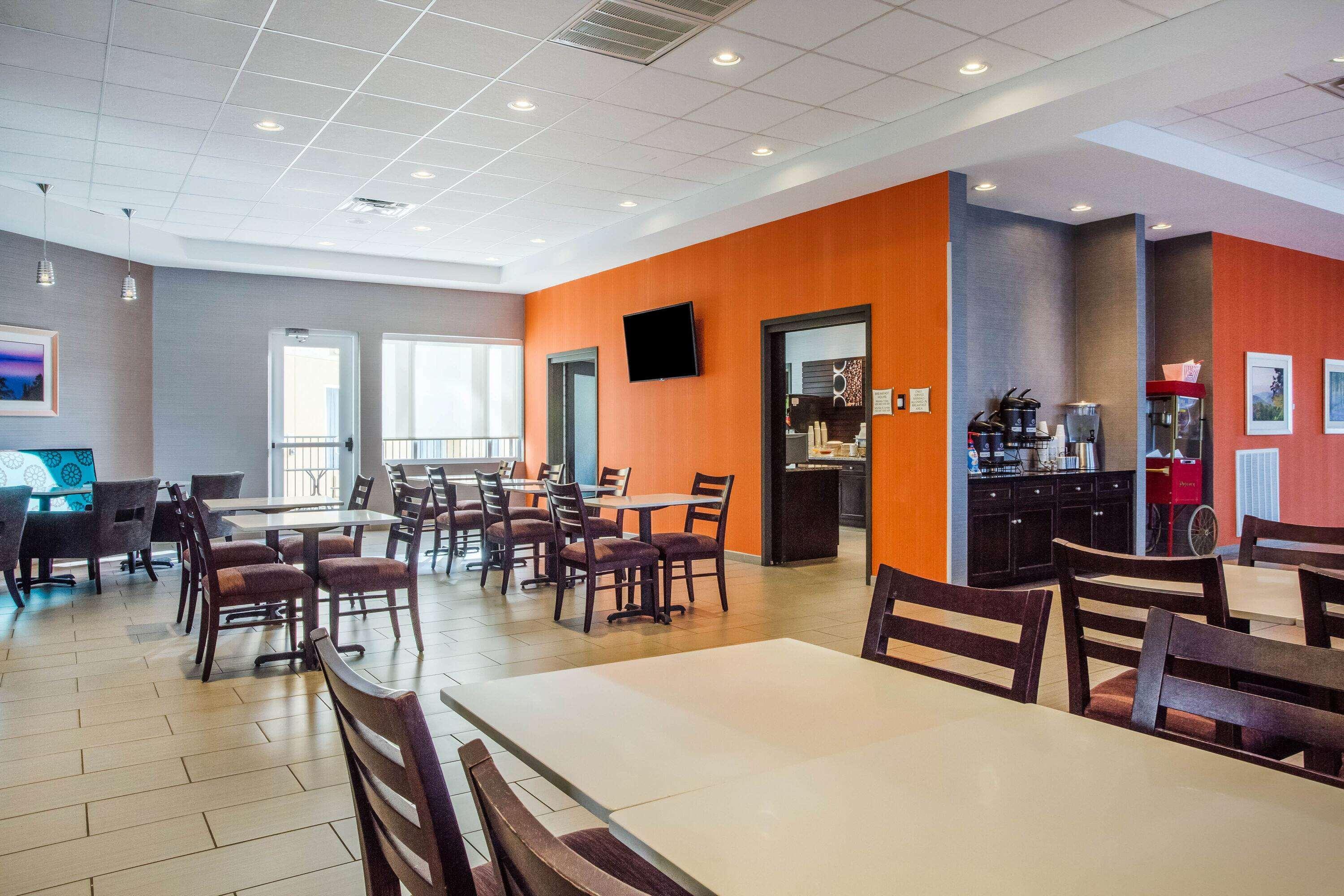 La Quinta Inn & Suites by Wyndham Lynchburg