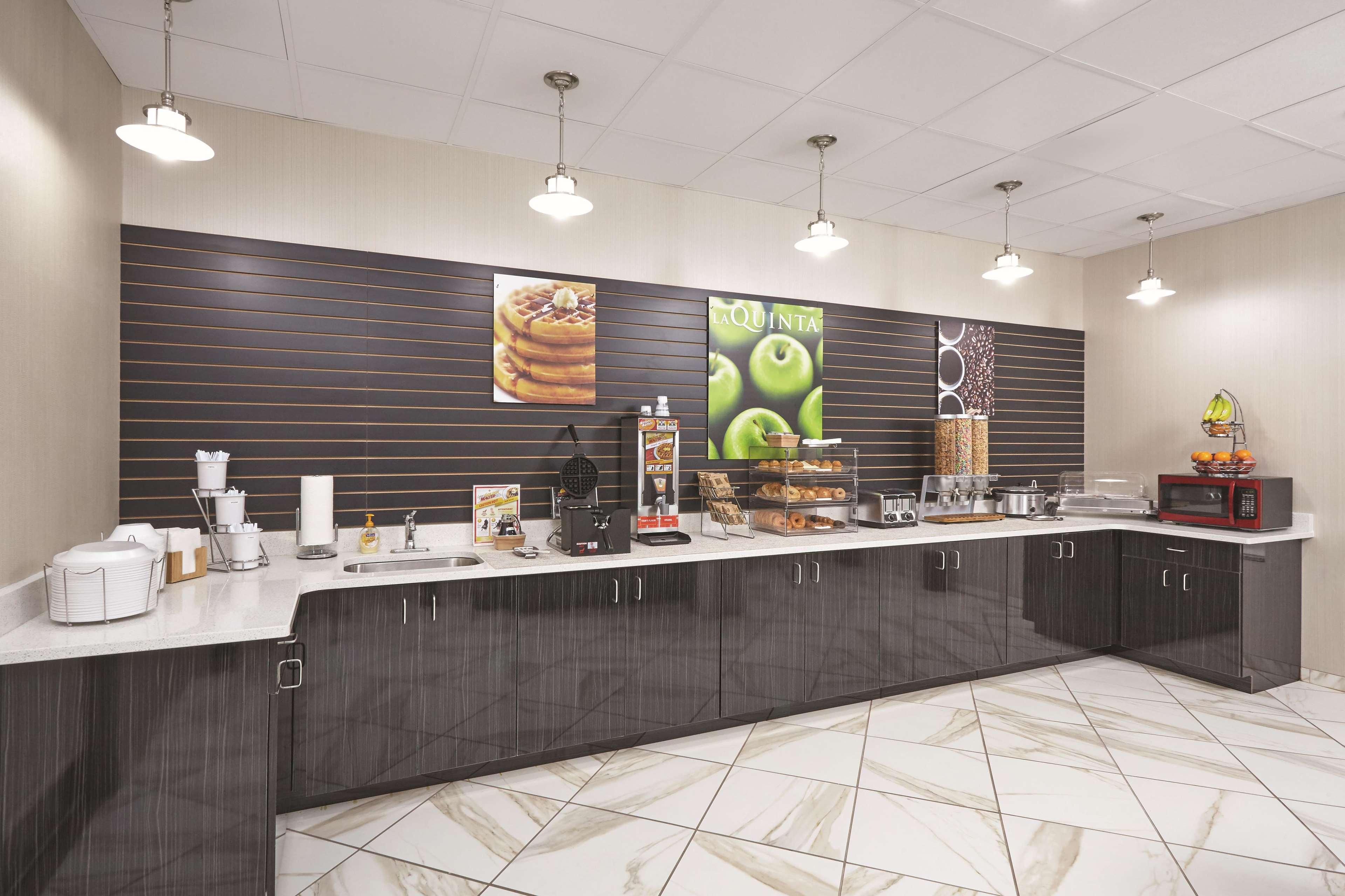 La Quinta Inn Suites By Wyndham Springfield Il