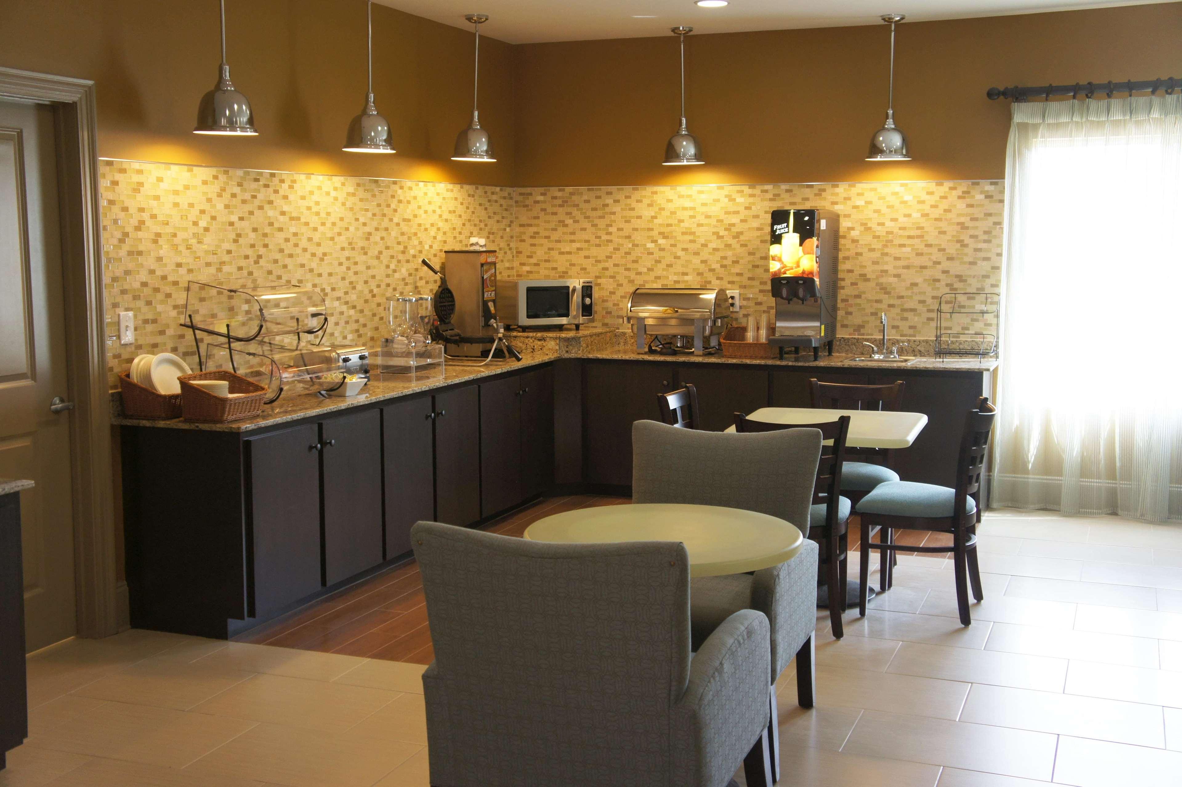 La Quinta Inn Suites By Wyndham Gonzales LA