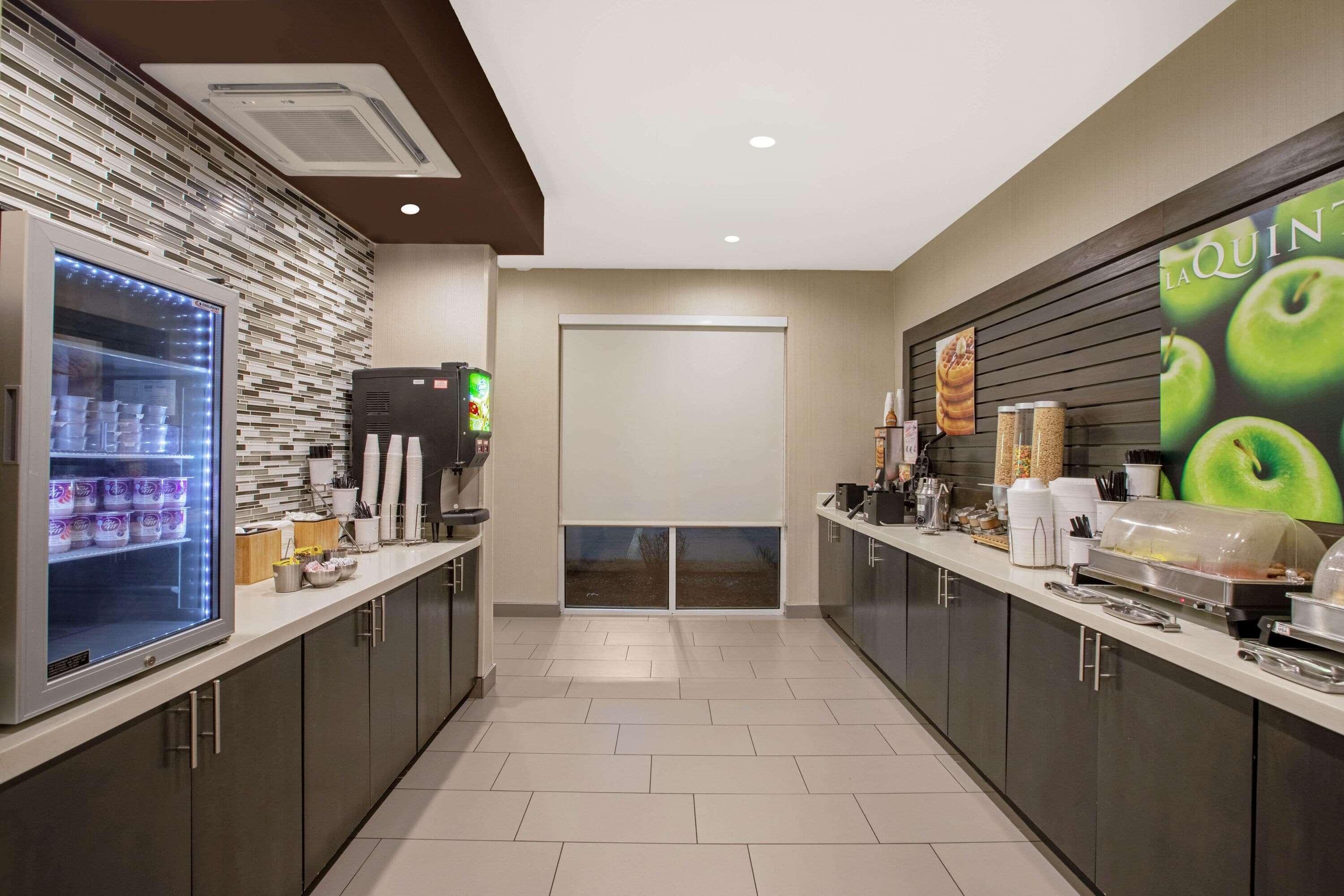 La Quinta Inn Suites By Wyndham Fayetteville