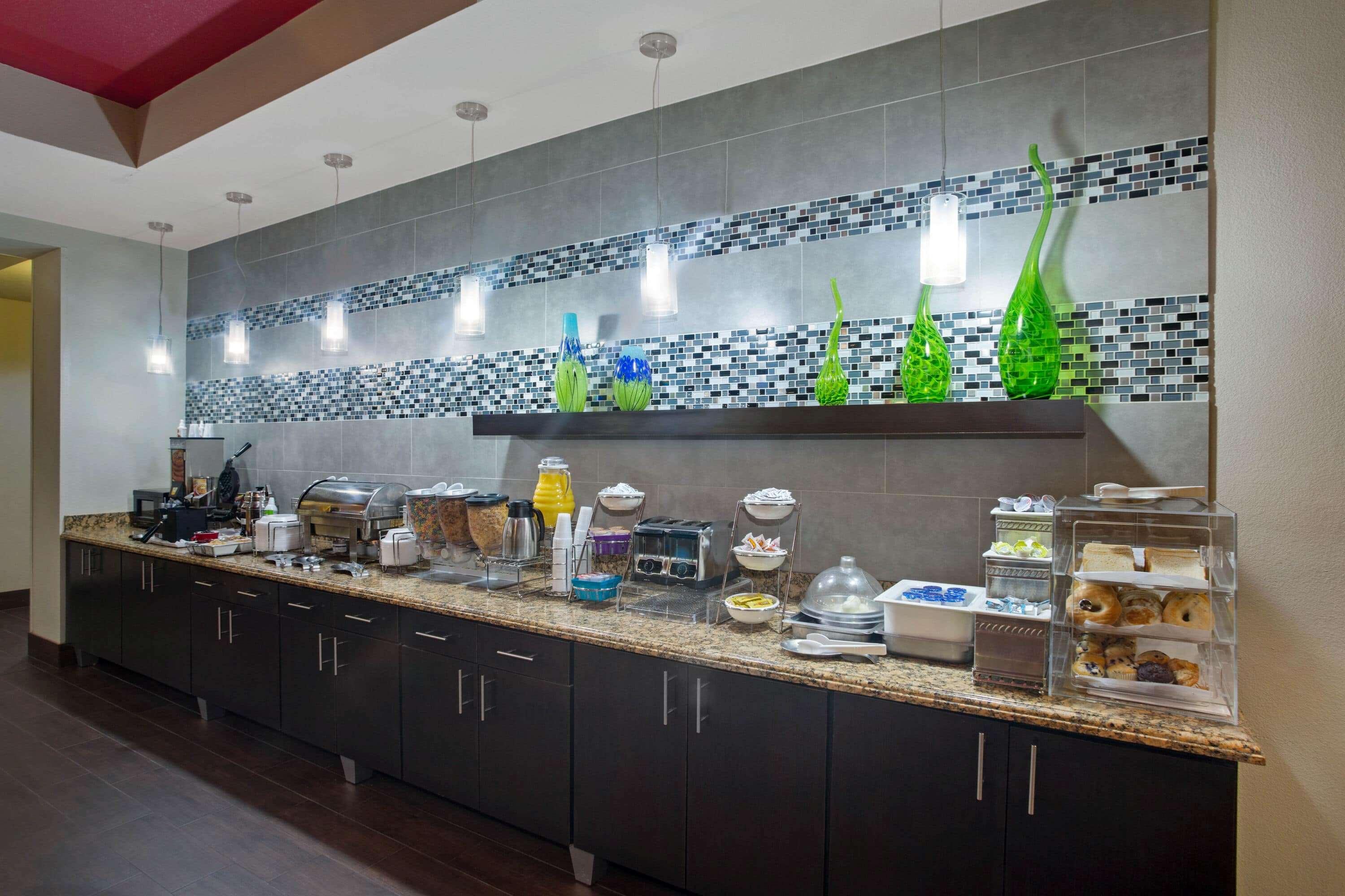 La Quinta Inn Suites By Wyndham Pearsall