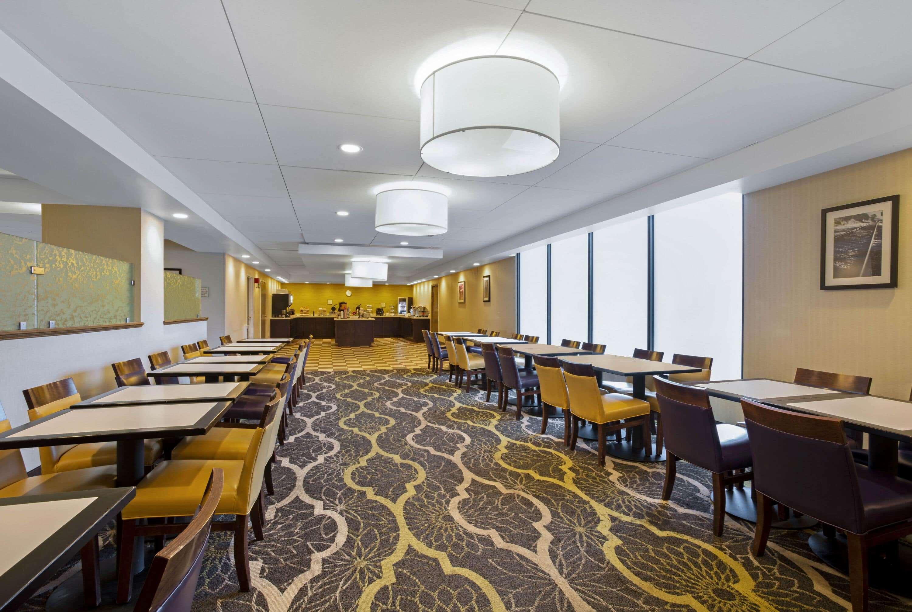 La Quinta Inn Suites By Wyndham Springfield Ma
