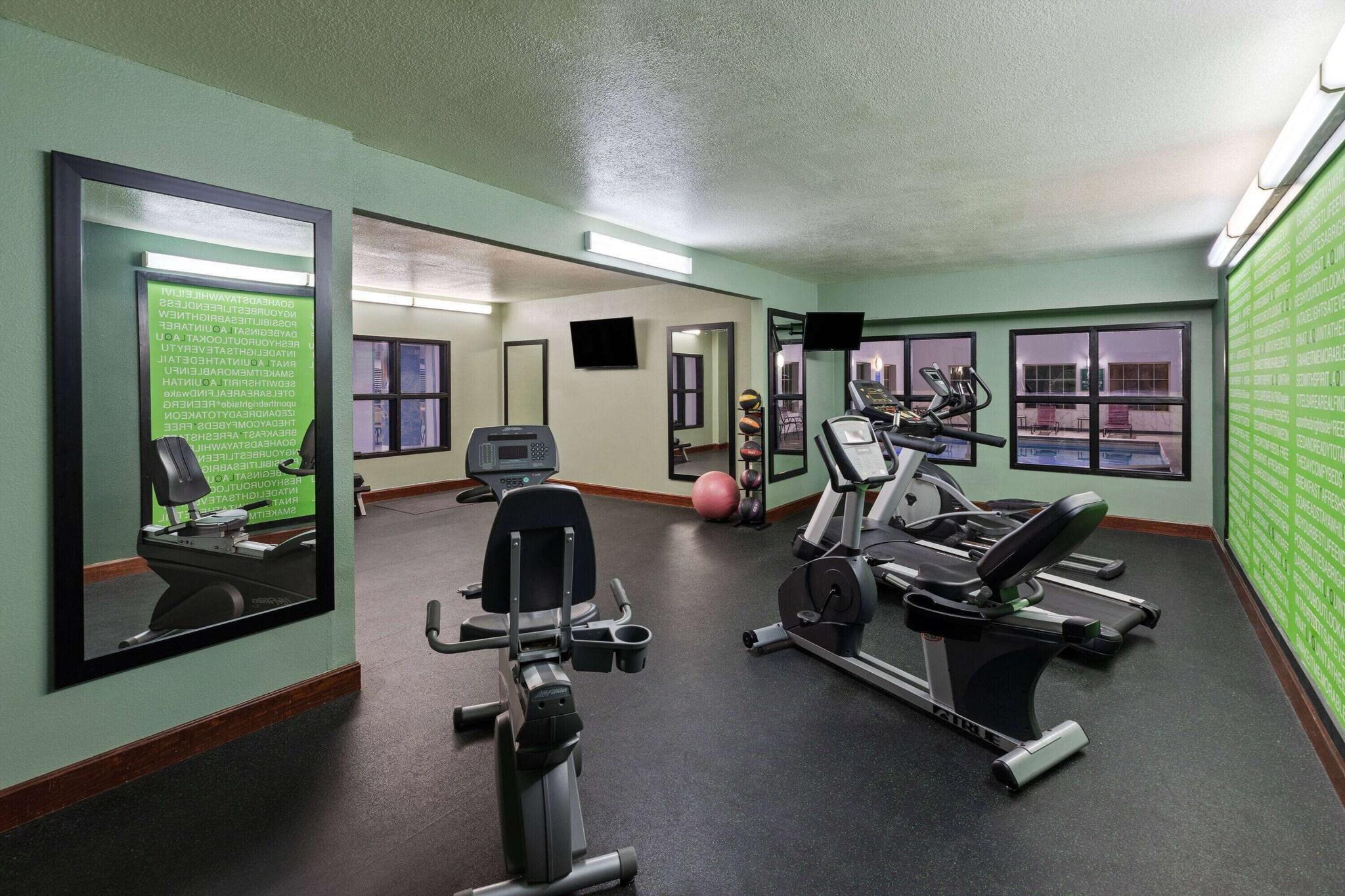 La Quinta Inn Suites By Wyndham Olathe
