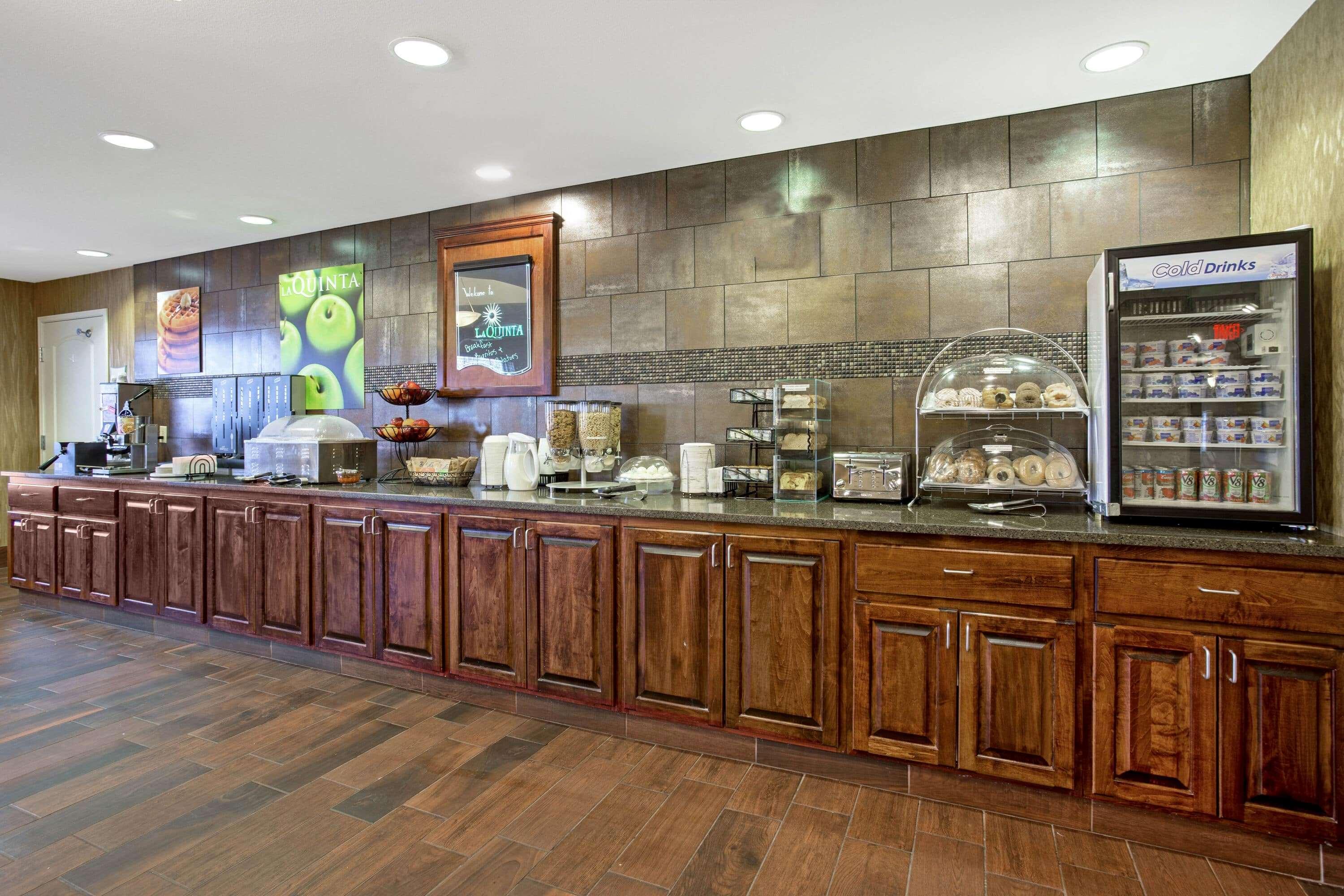 La Quinta Inn Suites By Wyndham Dickinson