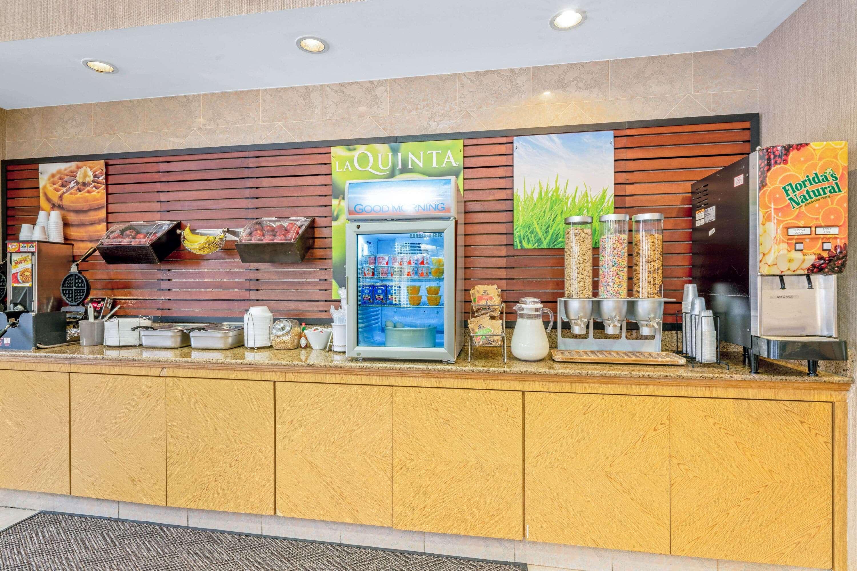 La Quinta Inn Suites By Wyndham Salt Lake City Air