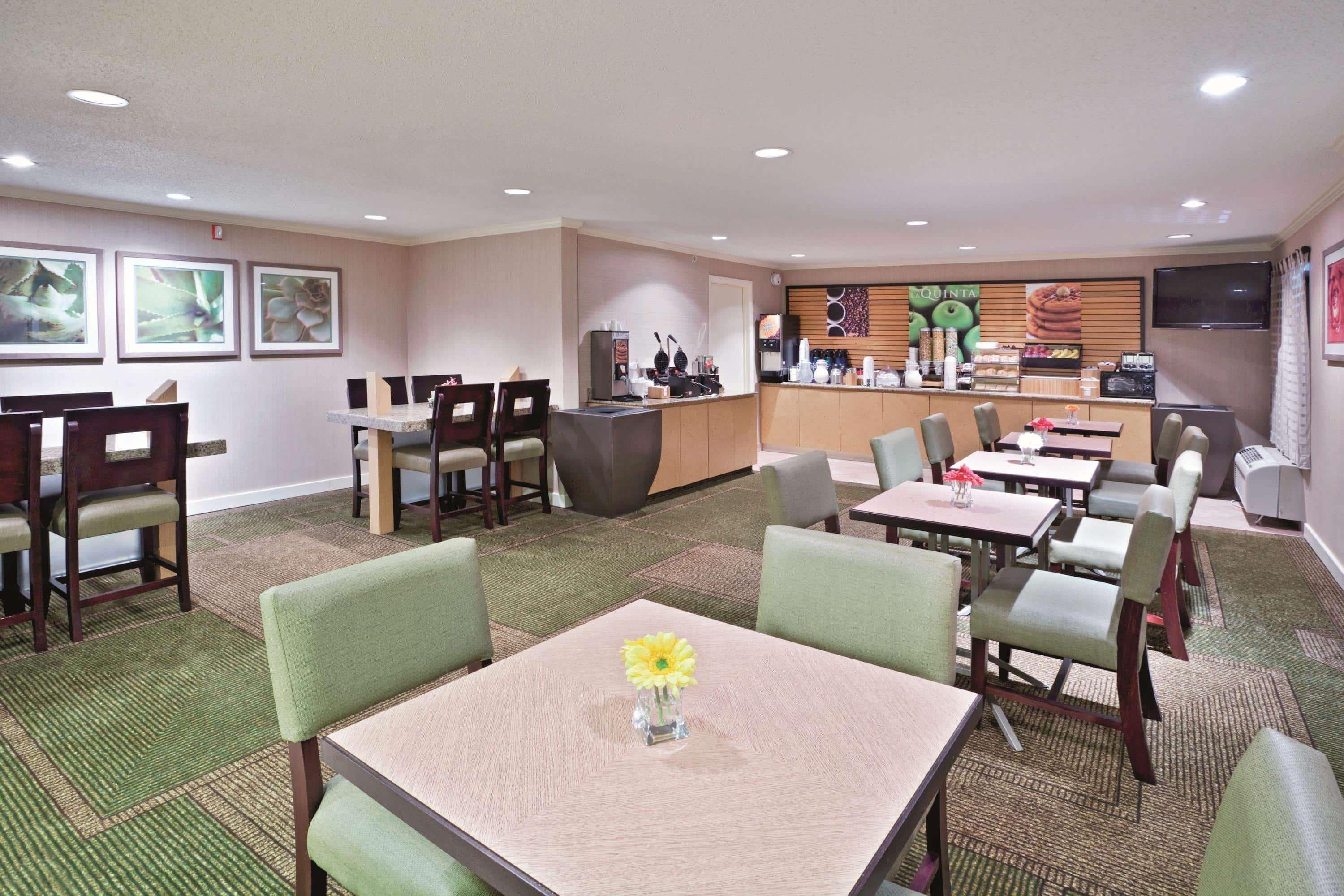 La Quinta Inn Suites By Wyndham Mansfield Oh