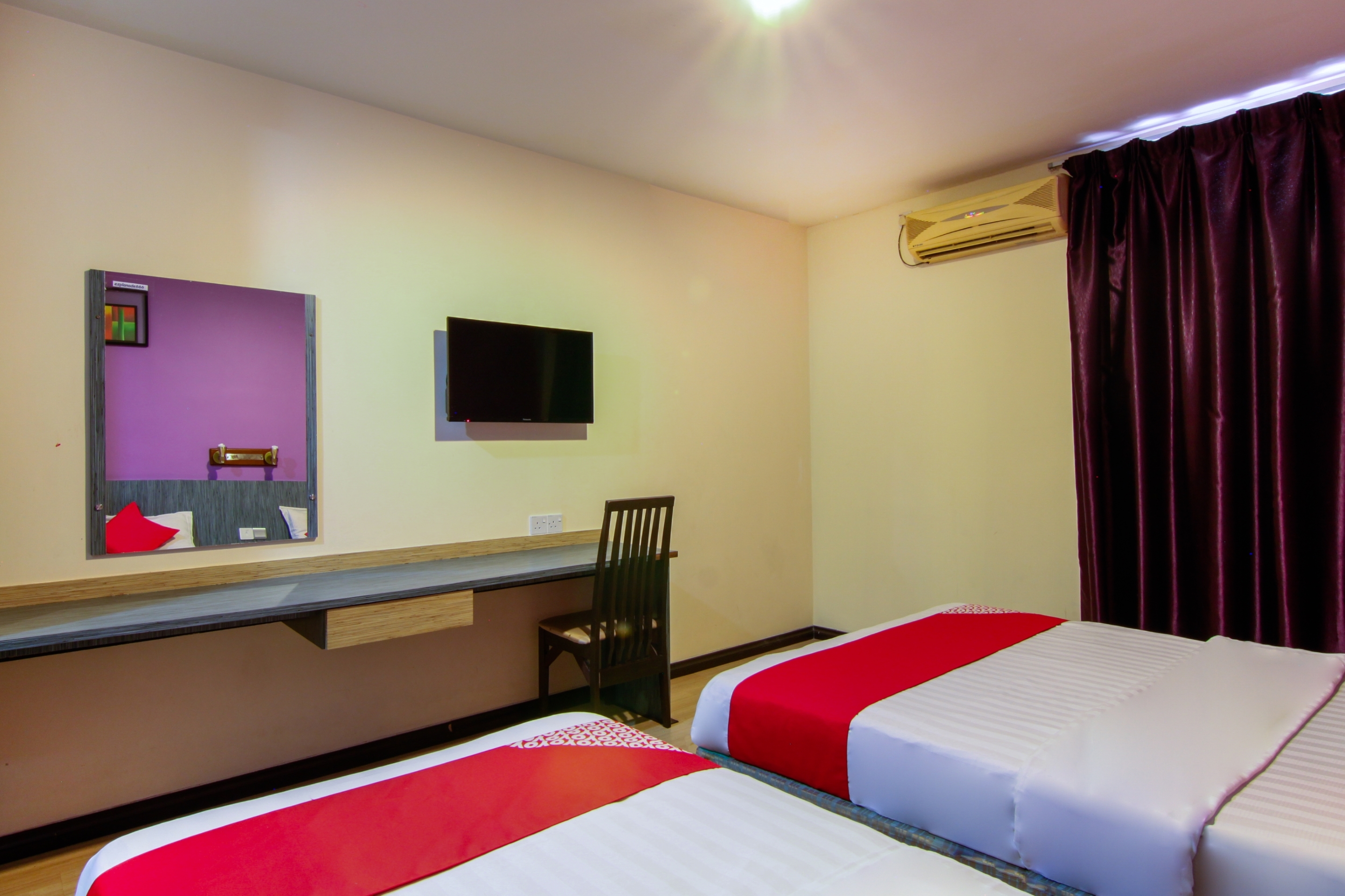 Super OYO 43930 Hotel Esplanade