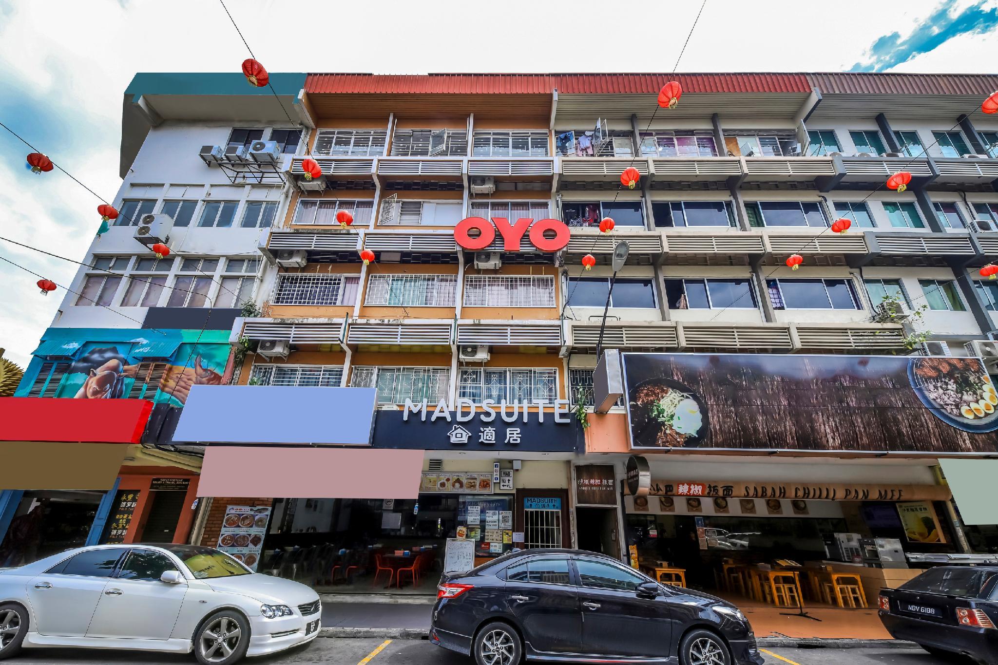 OYO 43993 Madsuite