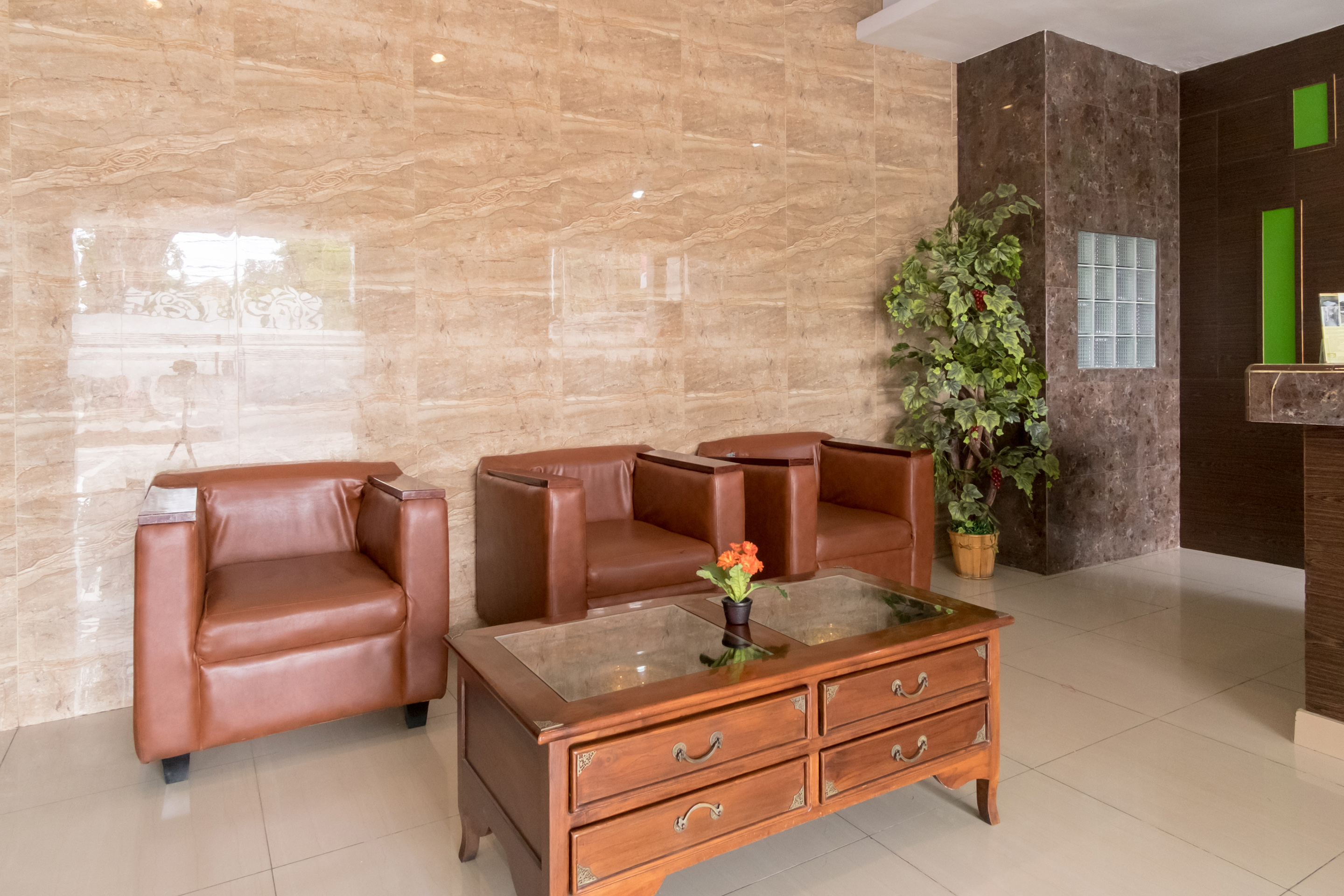 OYO 741 Hotel Labuhan Raya