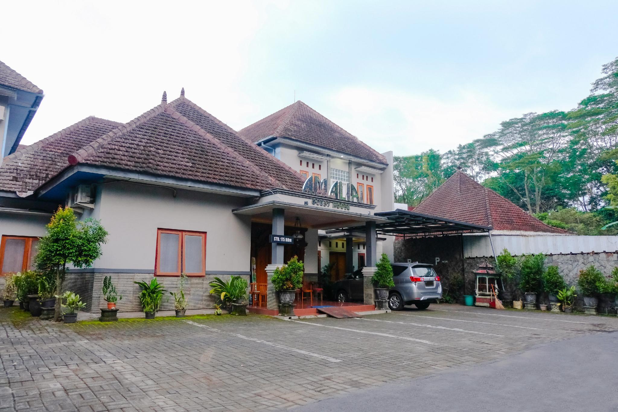 778 Guest House Amalia Malang