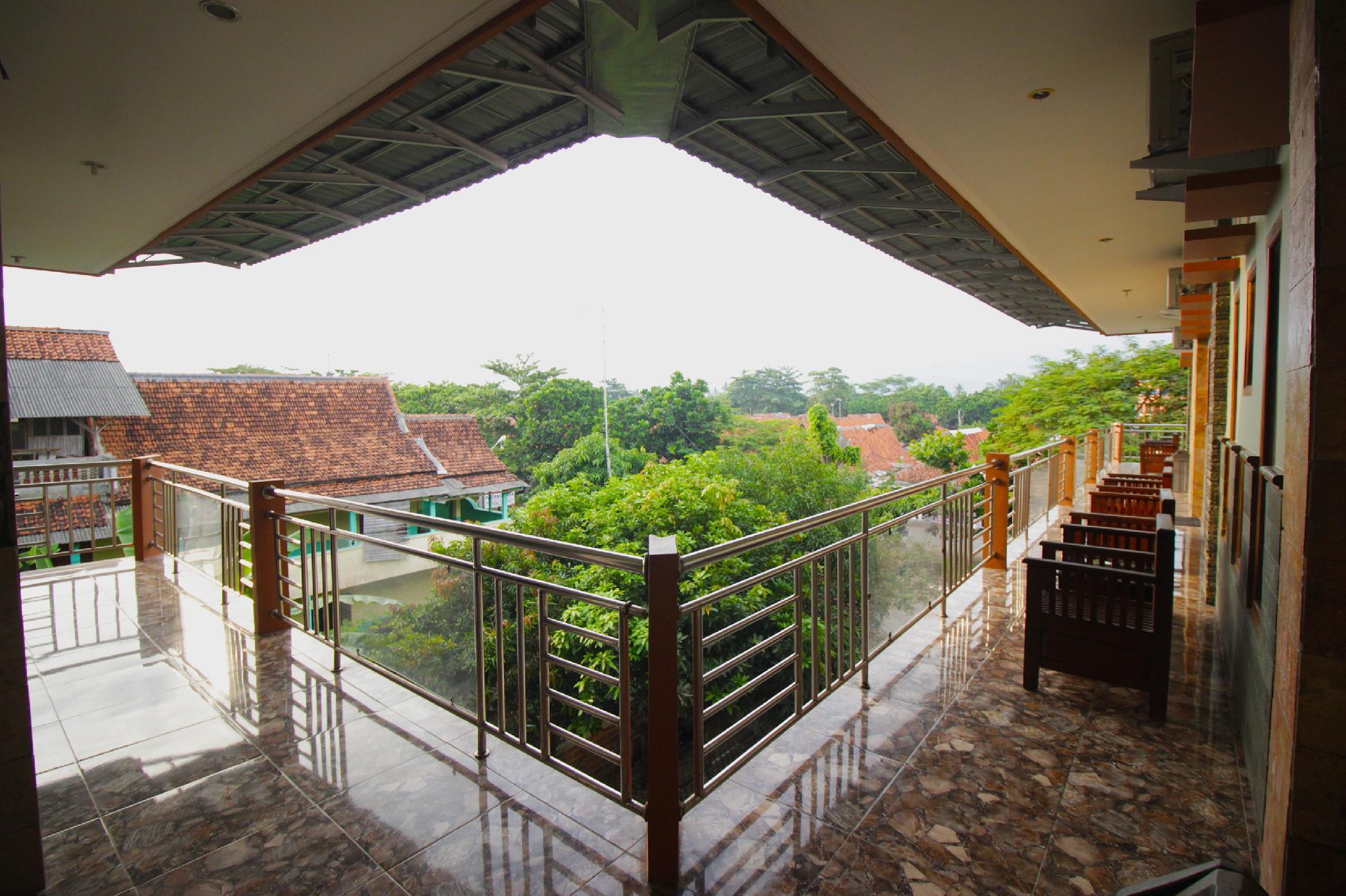 820 Abad Baru Hotel
