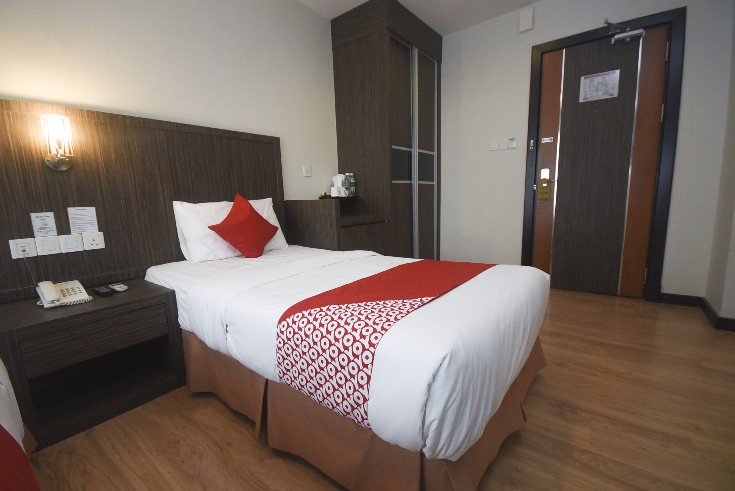 OYO 985 Hotel Nur