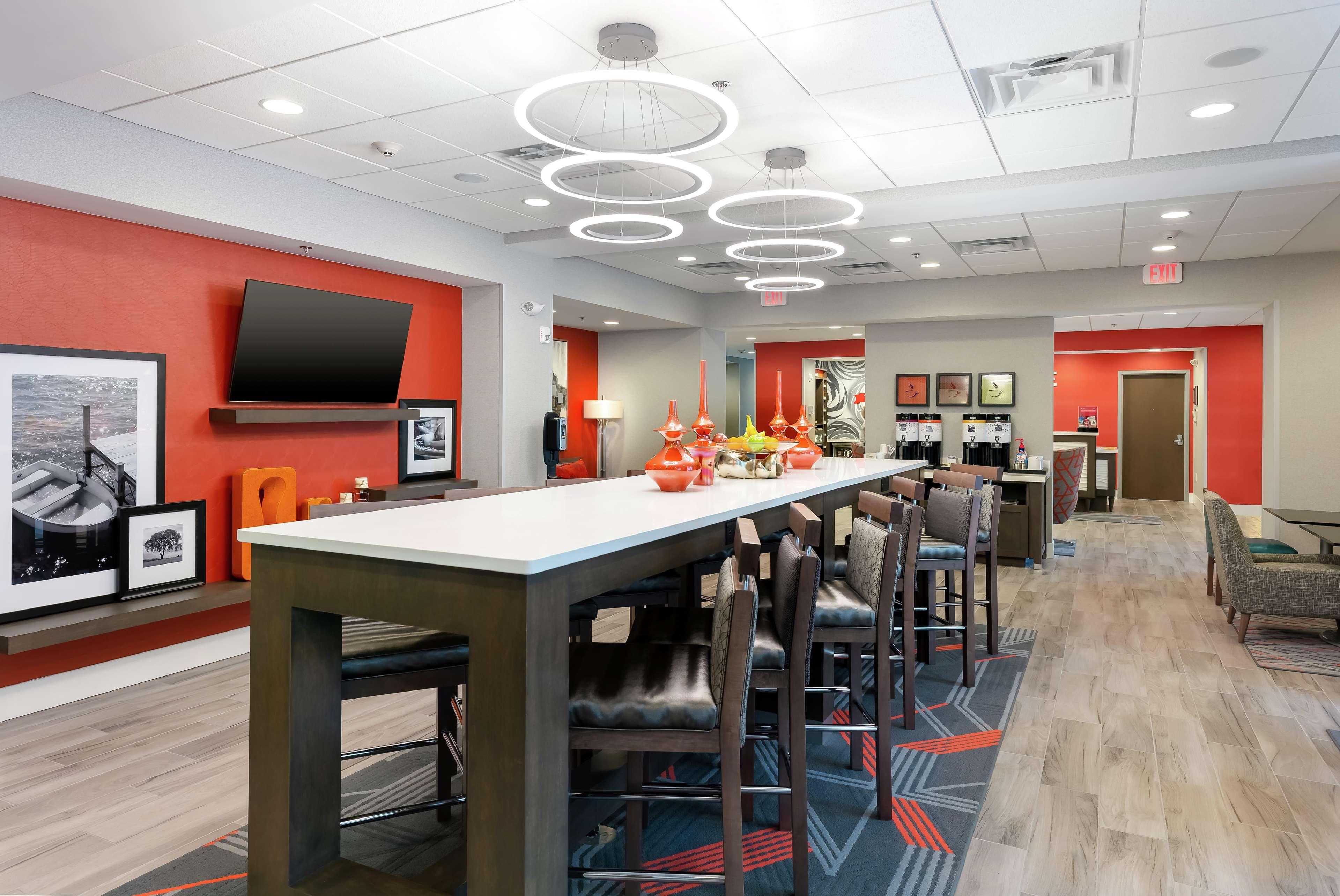 Hampton Inn Acwort
