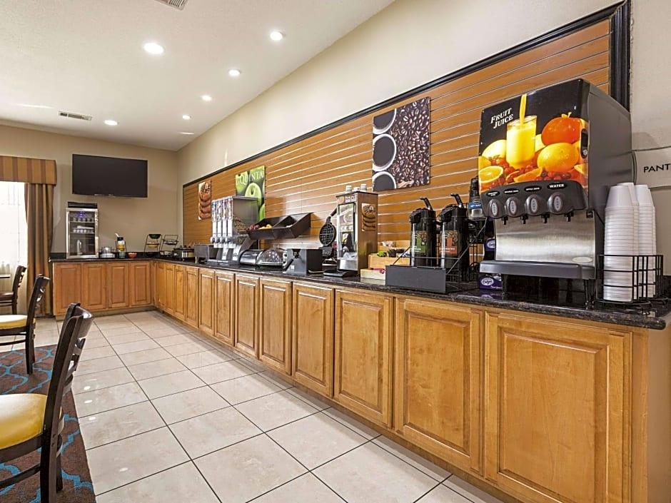 La Quinta Inn Suites By Wyndham Alvarado