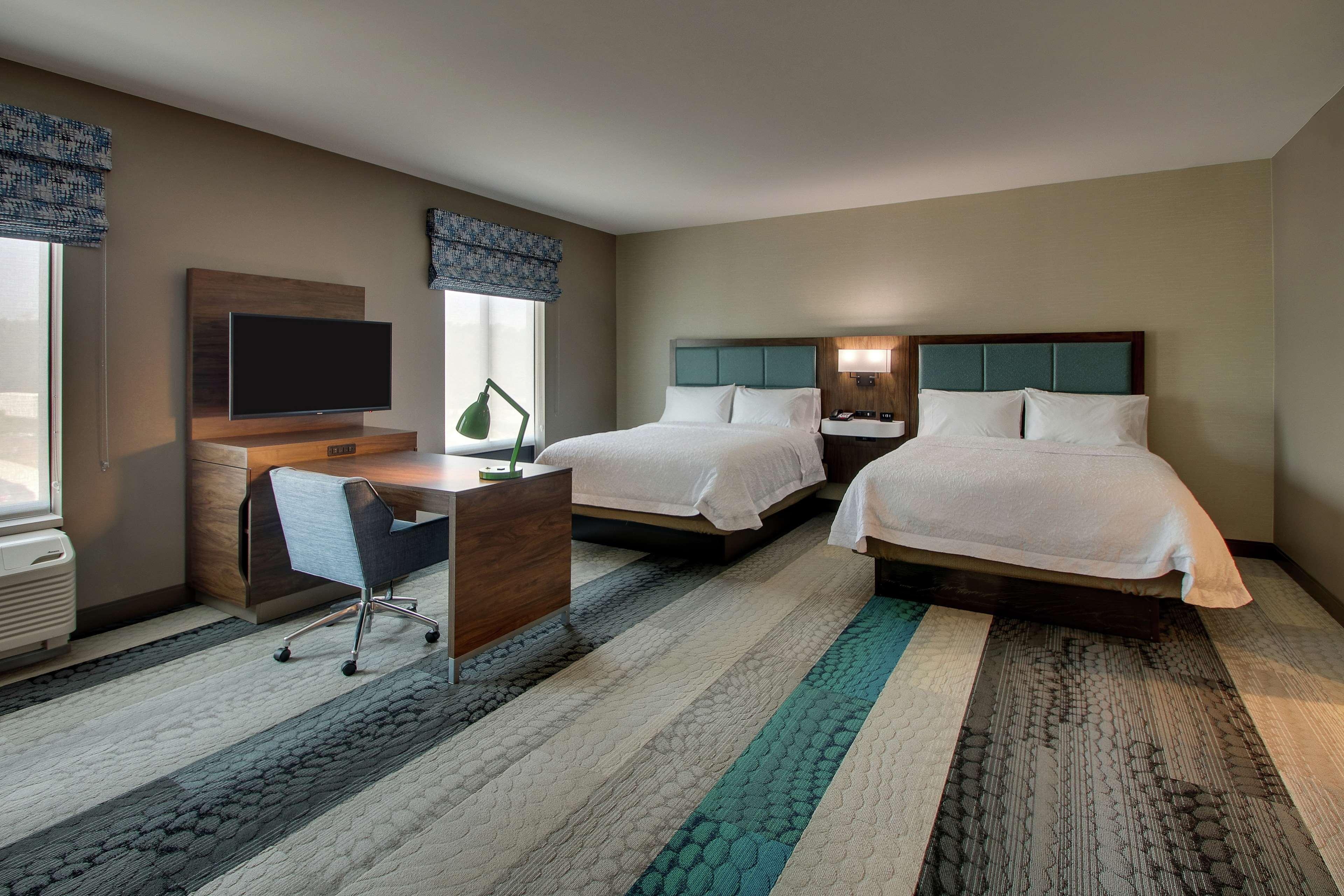 Hampton Inn & Suites Southport