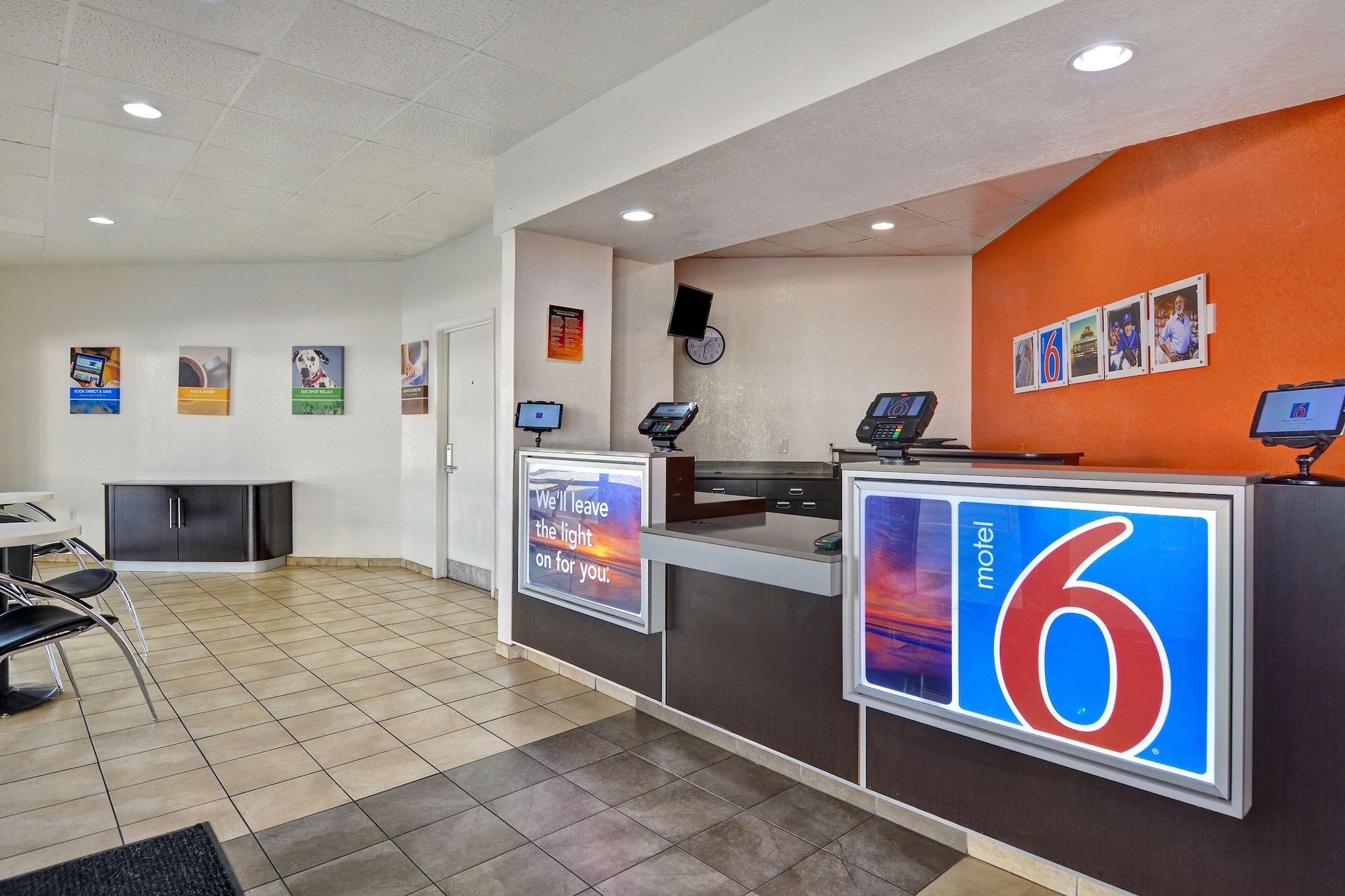 Motel 6 Destin