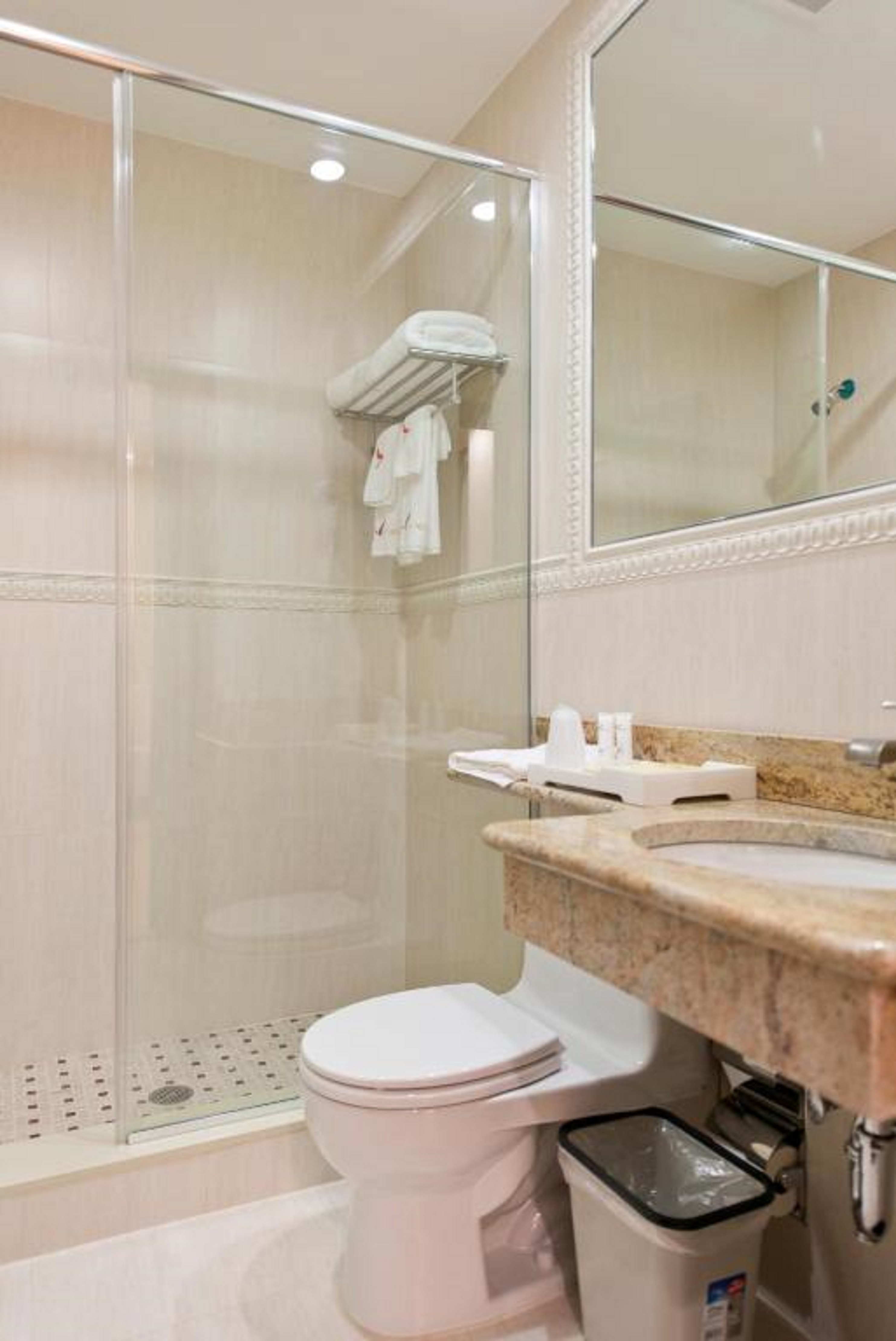 Asiatic Hotel By Laguardia Airport