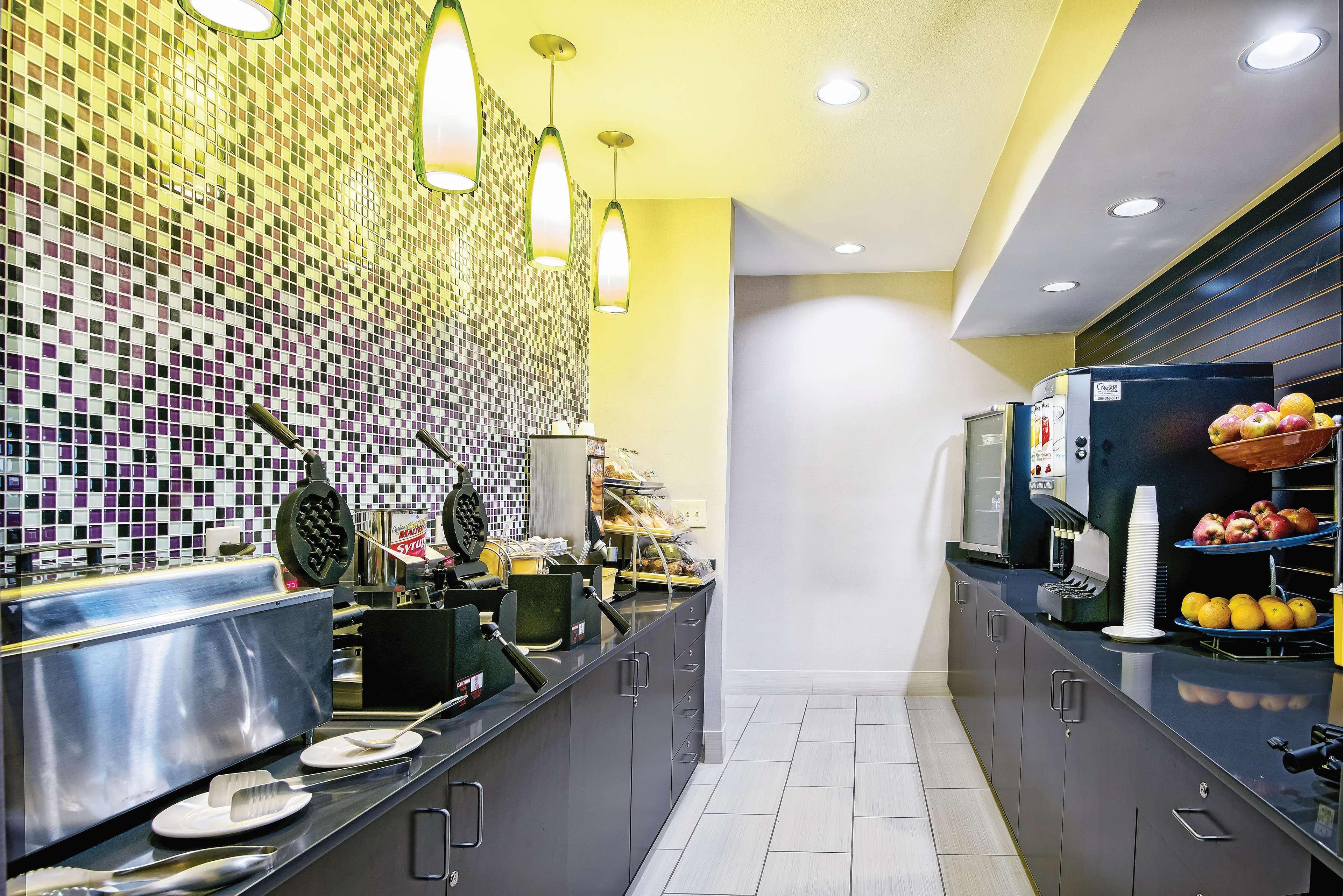 La Quinta Inn Suites Houston North Spring