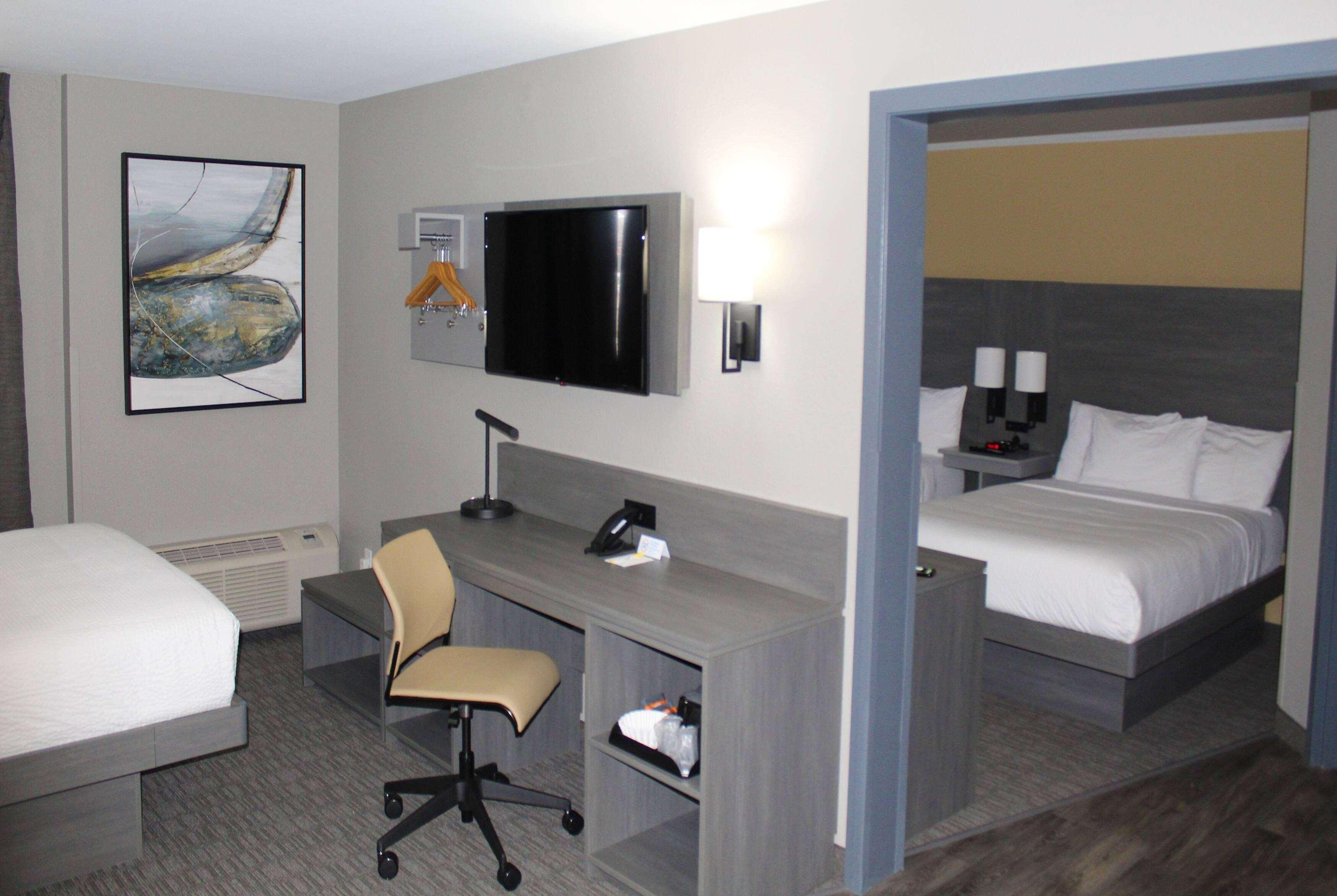 Days Inn by Wyndham Stony Plain