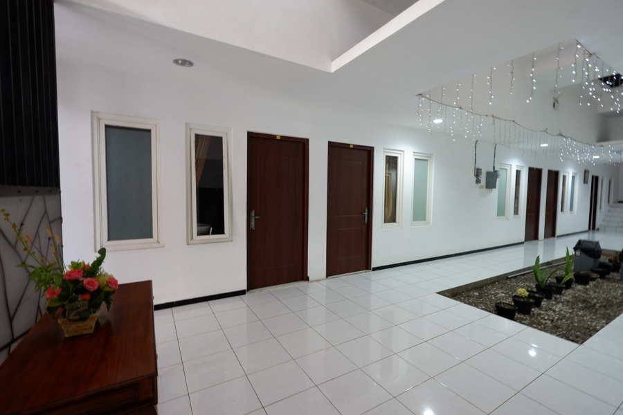 RedDoorz near Plaza Simpang Lima, Semarang