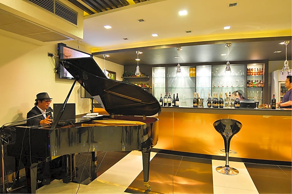 The 93 Hotel, Ratchathewi