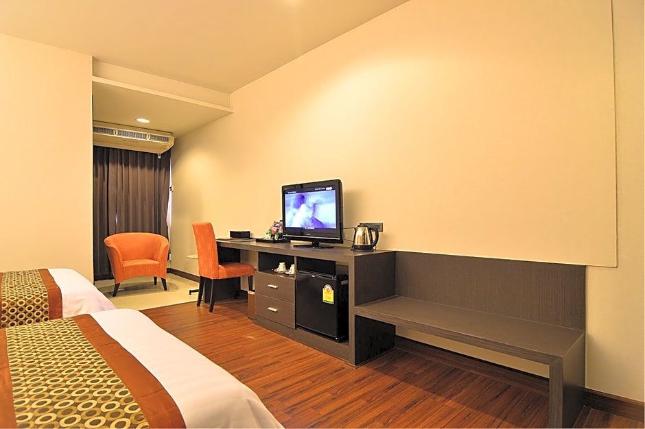 The 93 Hotel, Ratchathewi