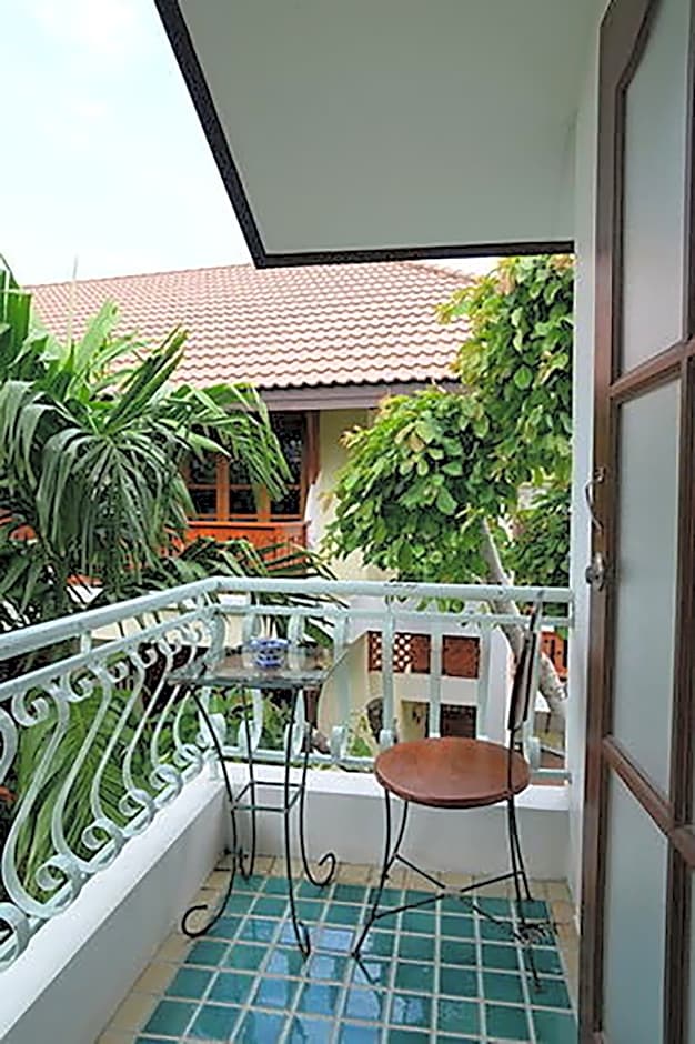 Sri-pat Guesthouse by null