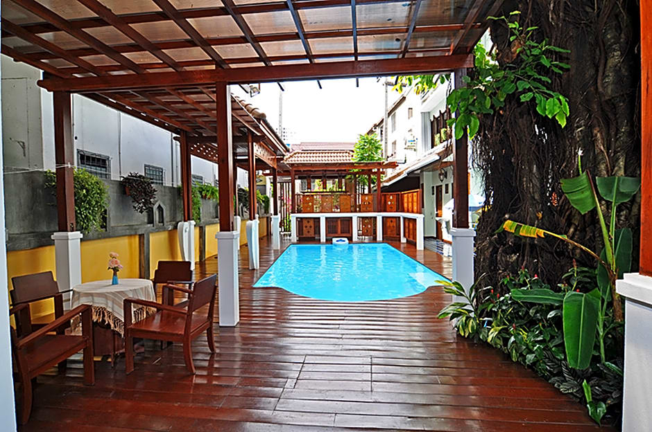 Sri-pat Guesthouse by null