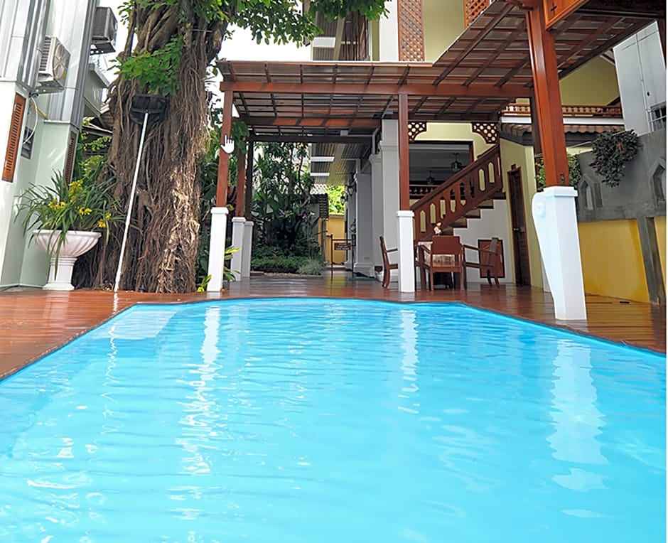 Sri-pat Guesthouse by null