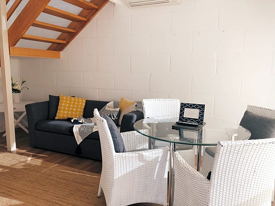 The Port O Call, Port Campbell by null