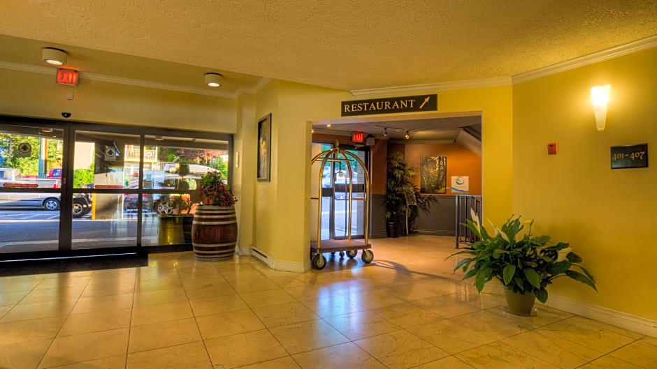 Oceanfront Suites at Cowichan Bay by null