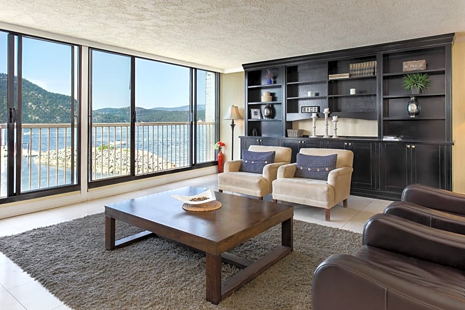 Oceanfront Suites at Cowichan Bay by null