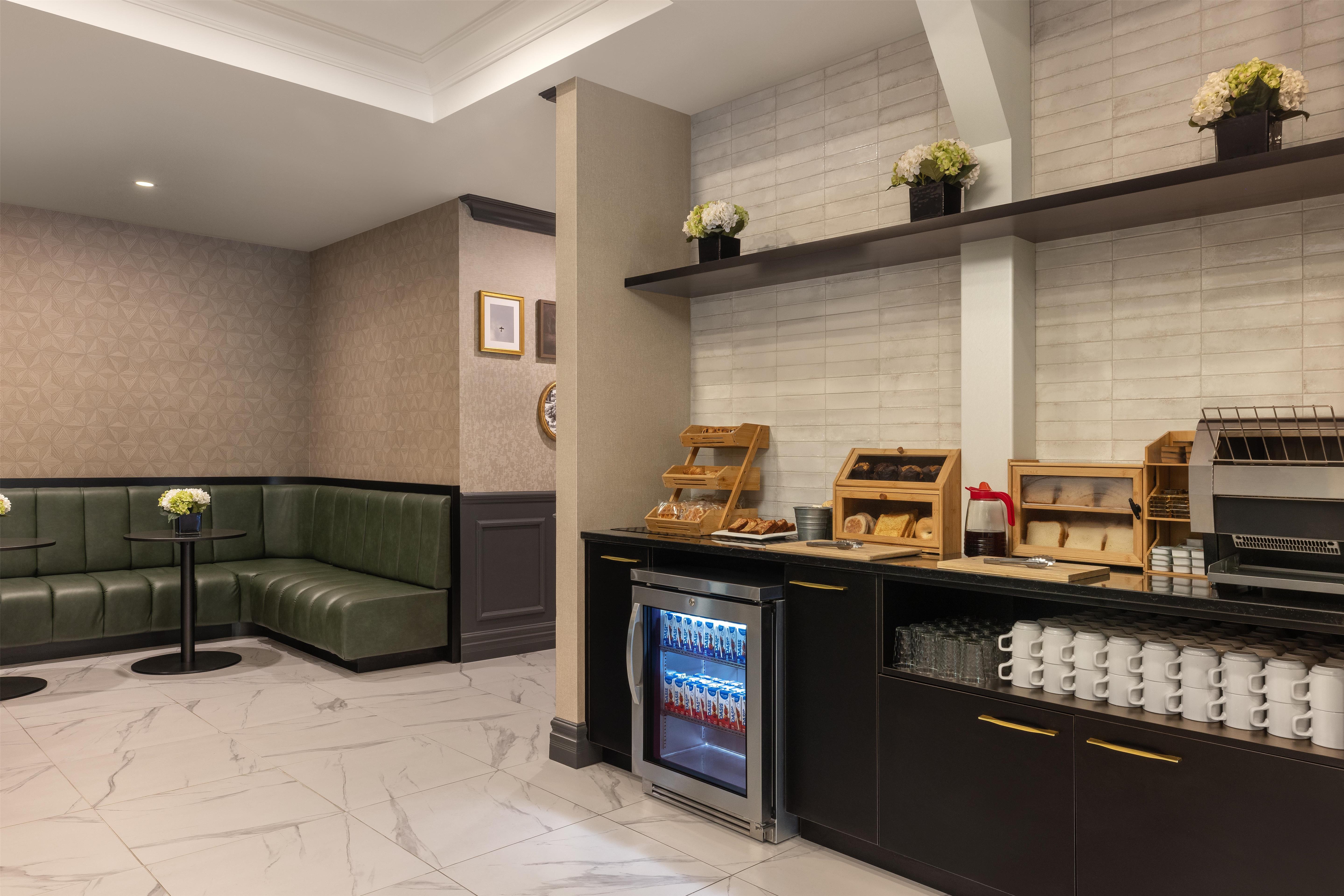 Hotel Vallea Bromont, Tapestry Collection