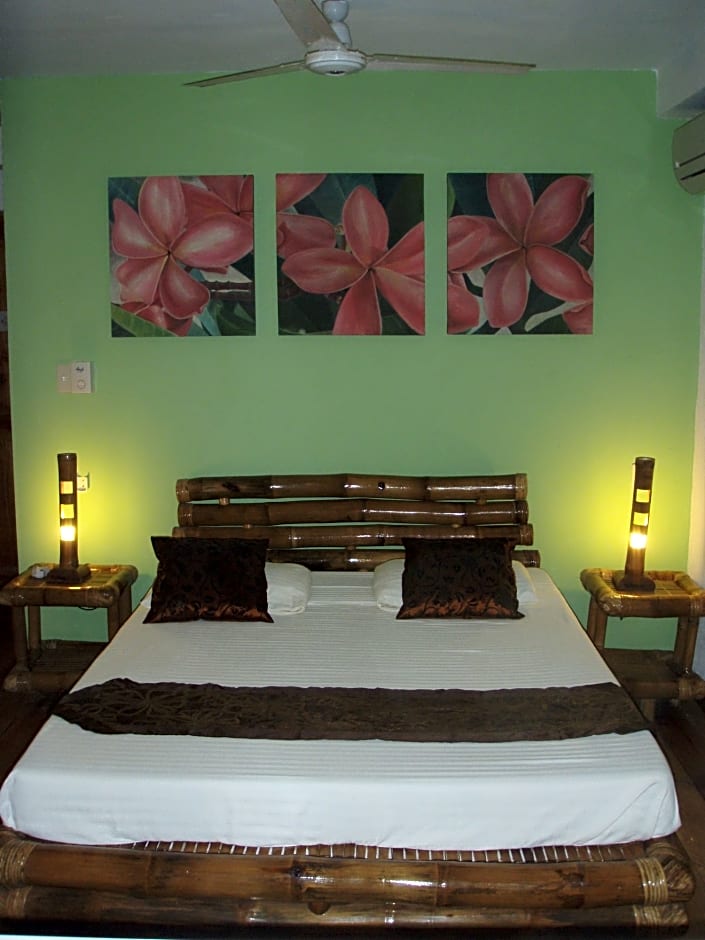 Tepanee Beach Resort by null