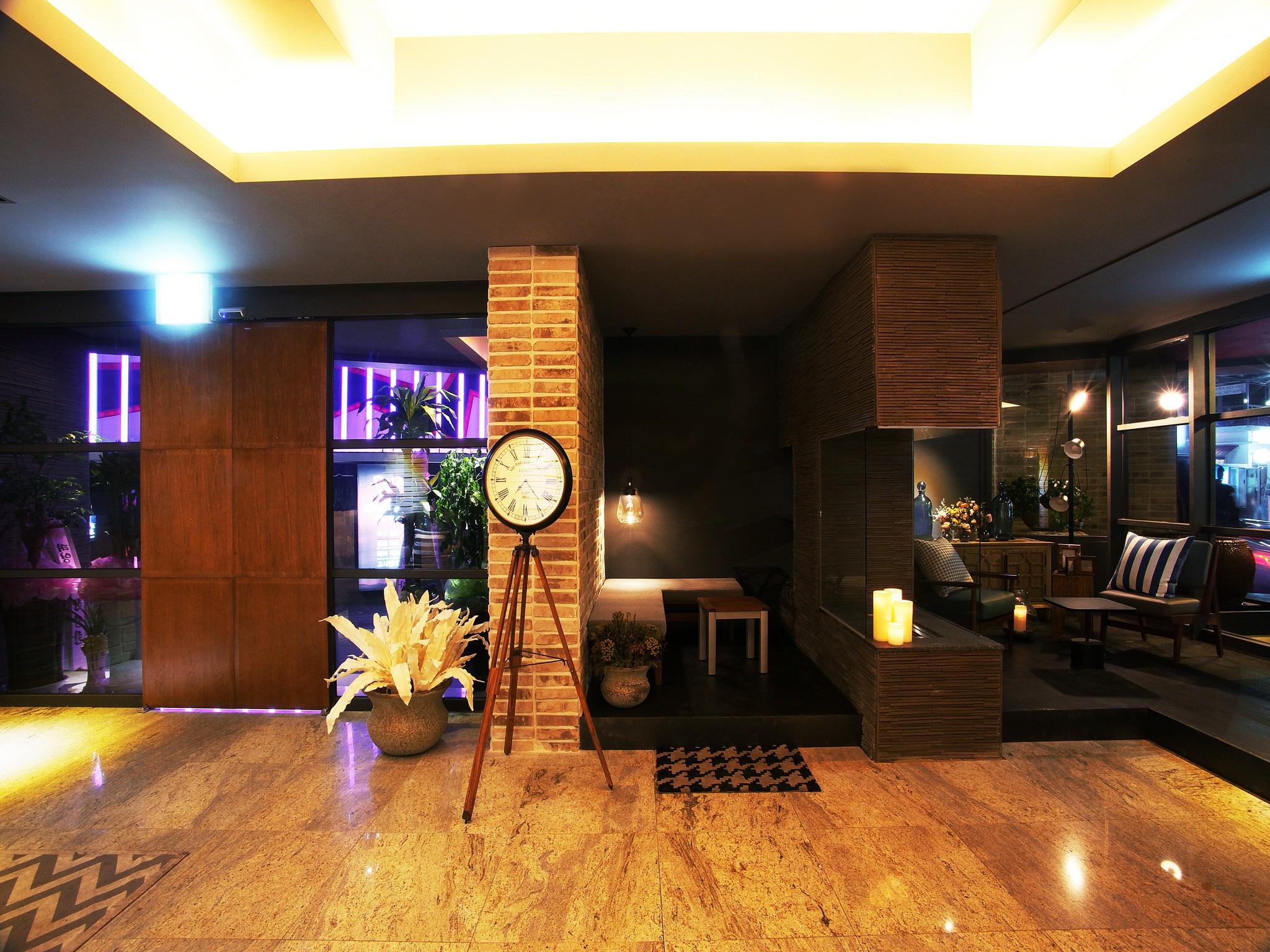 Hound Hotel