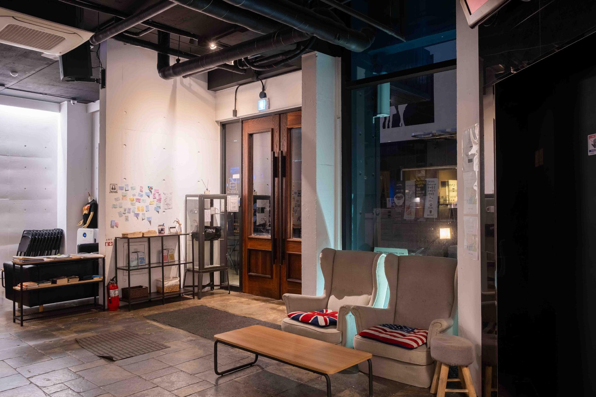 Canvas Hostel