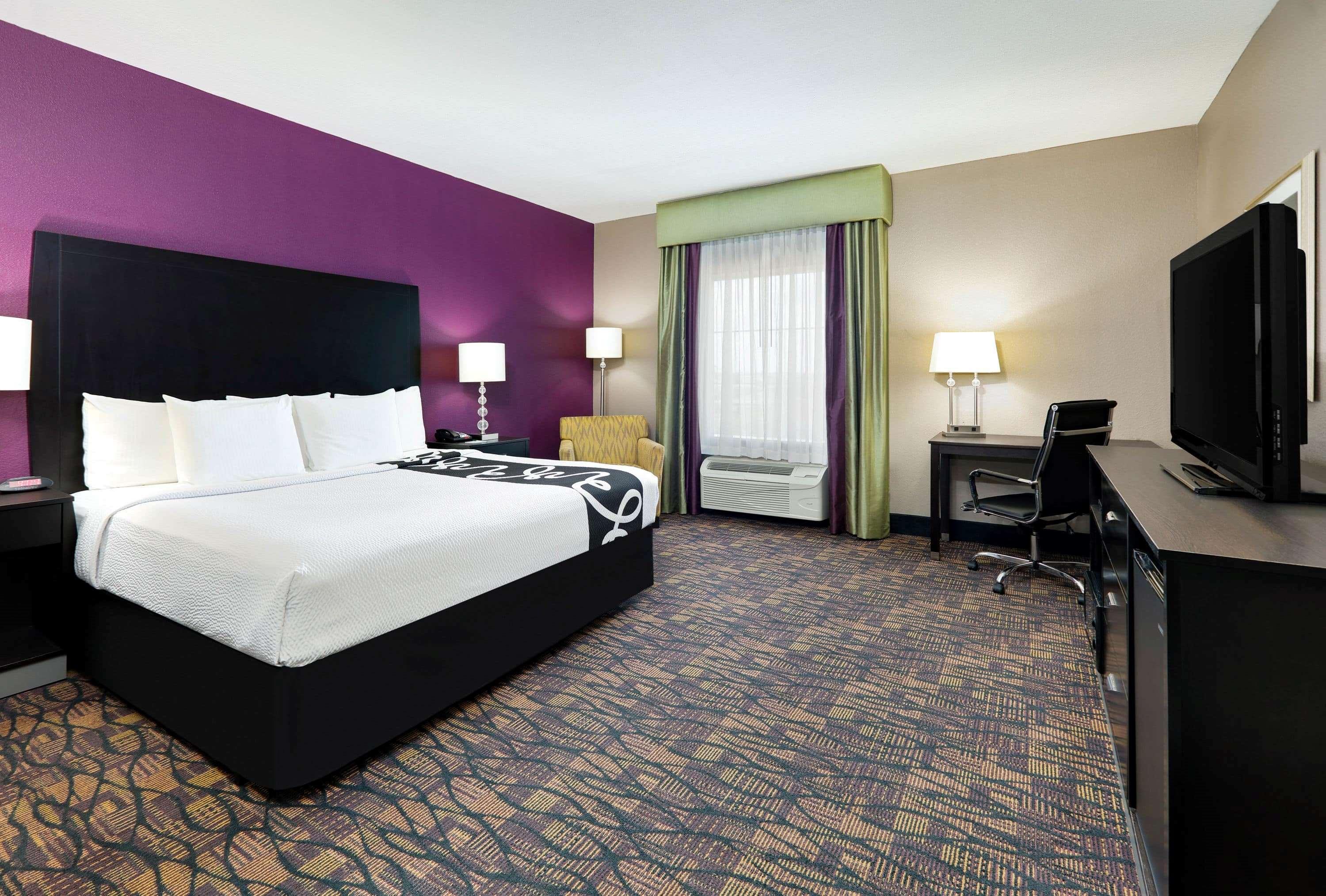 La Quinta Inn Suites By Wyndham Jourdanton Pleasan