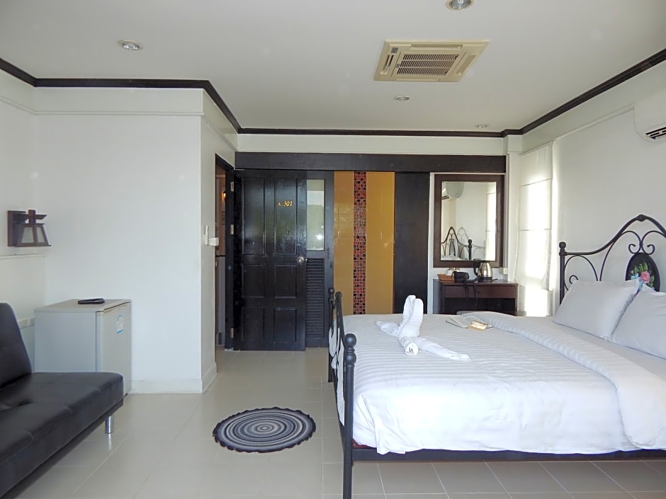 Jinta Andaman Hotel - фото