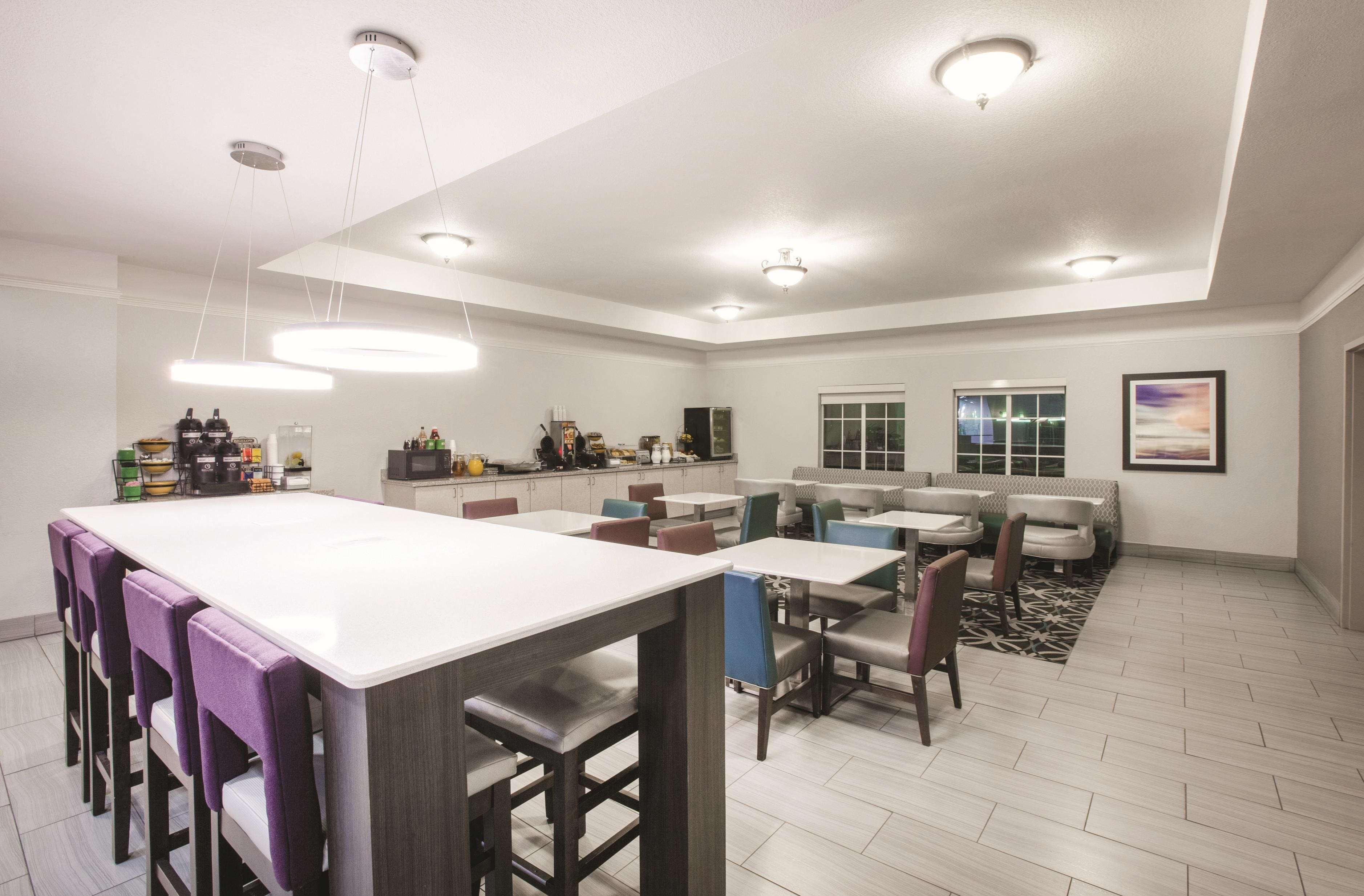 La Quinta Inn Suites By Wyndham Mansfield Tx